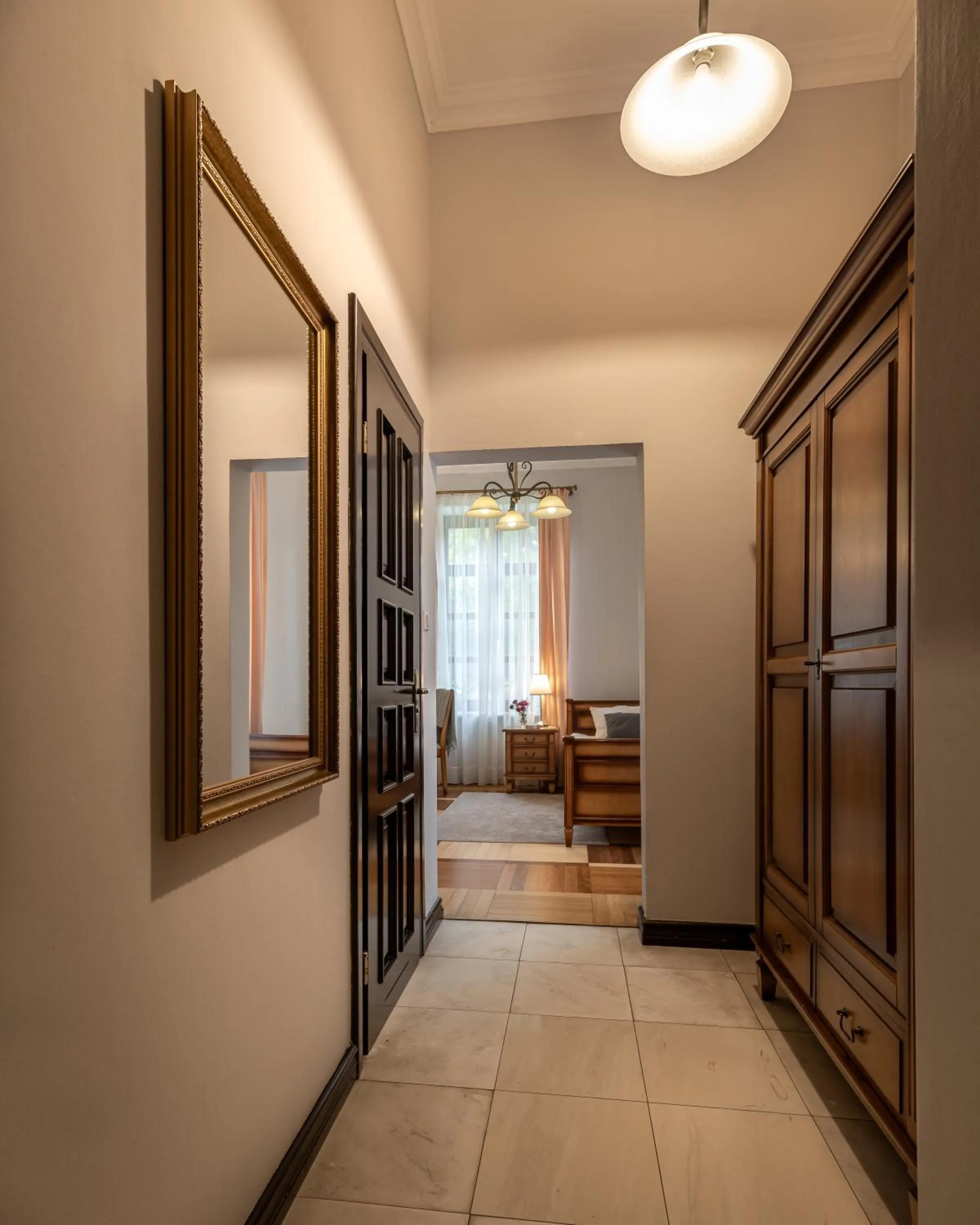 wardrobe in Pałac w Małkowie