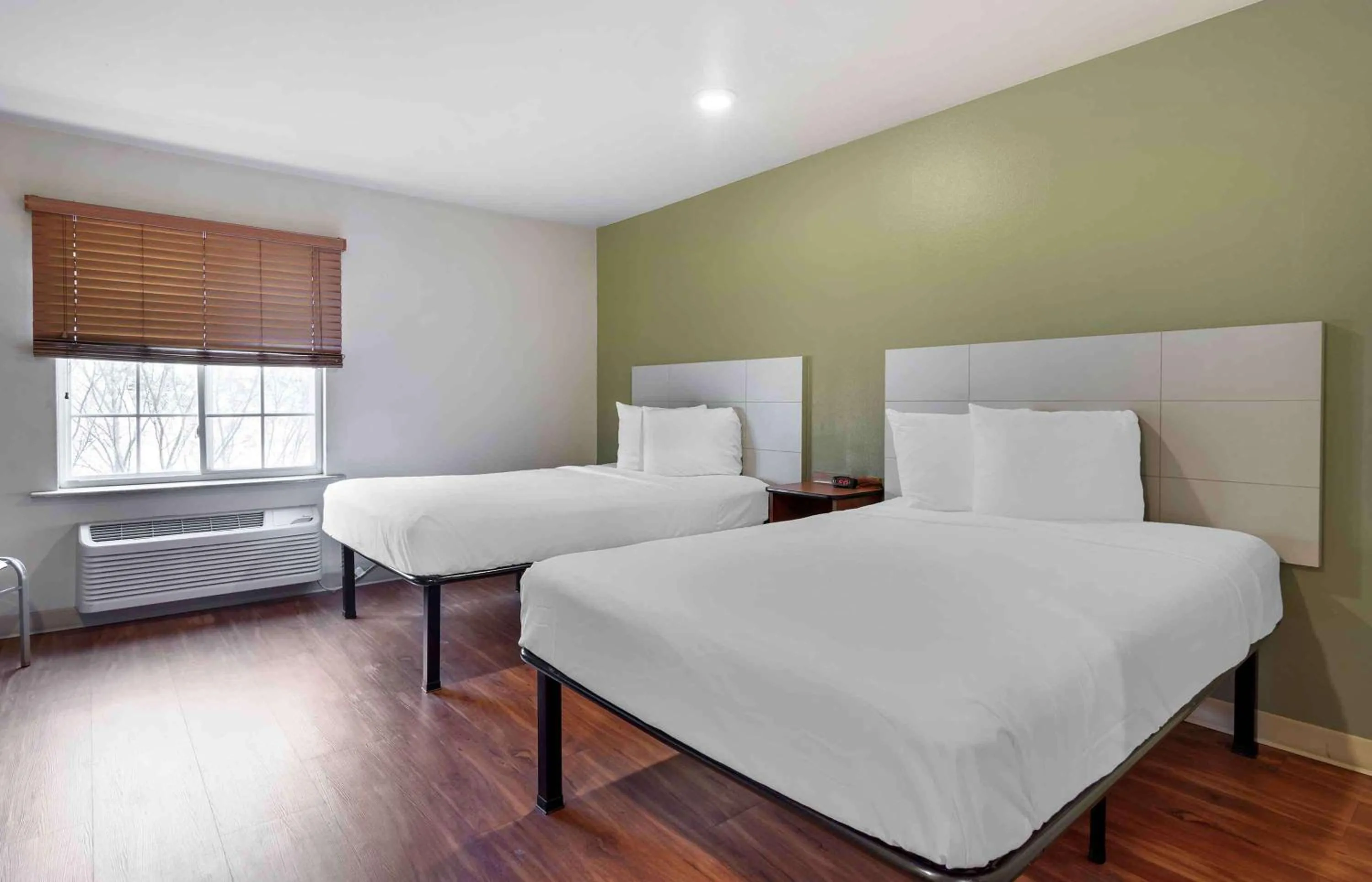 Bedroom, Bed in Extended Stay America Select Suites - Atlanta - Alpharetta
