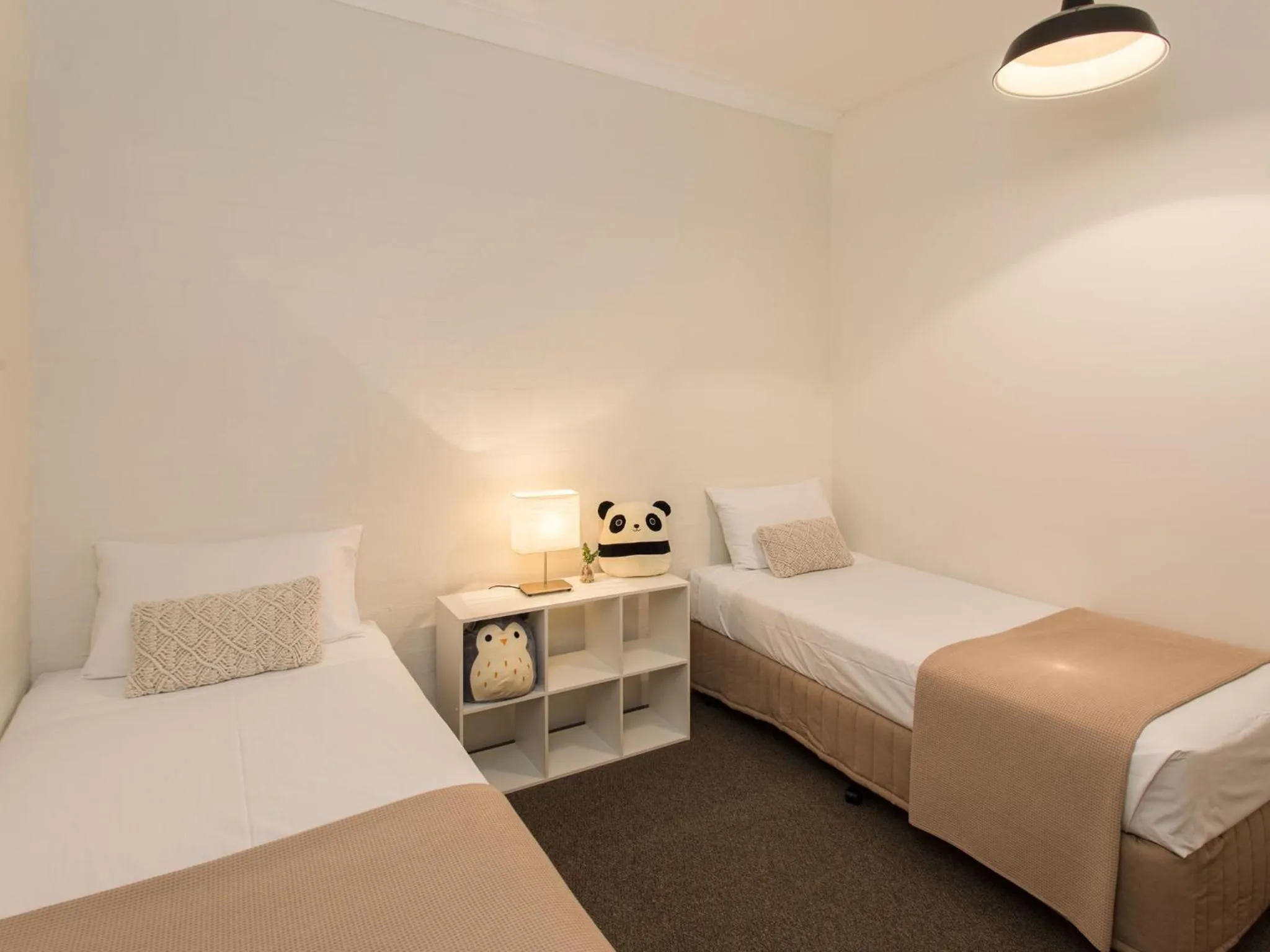 Bedroom, Bed in Blueys Motel