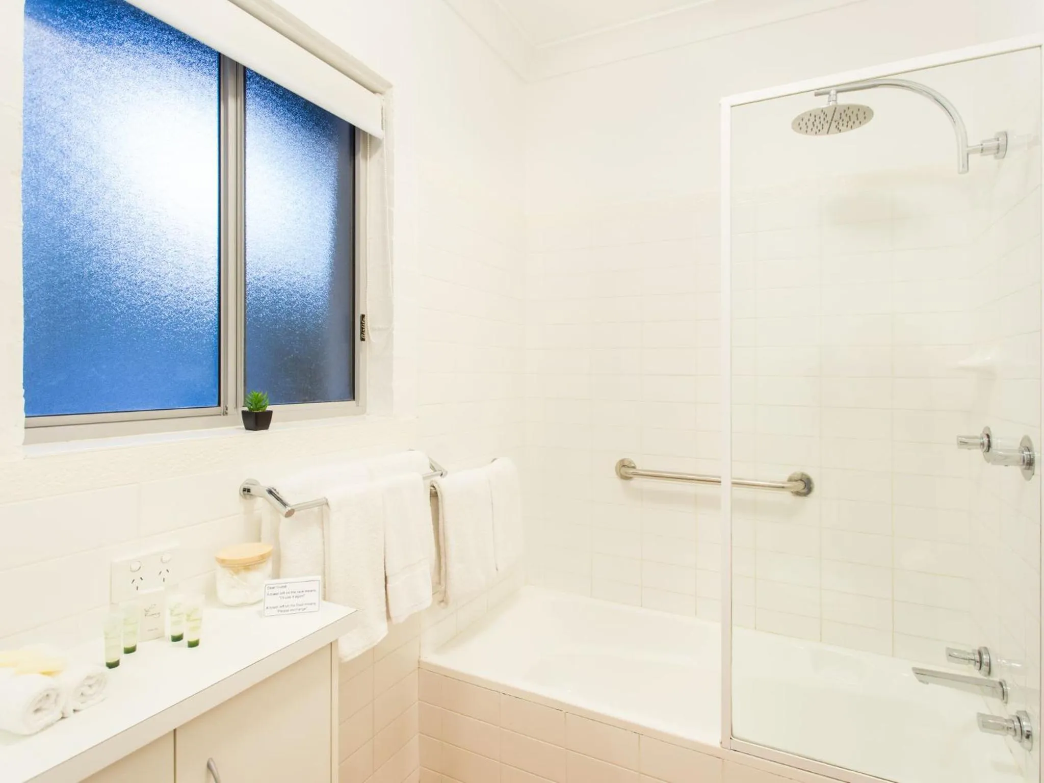 Bathroom in Blueys Motel