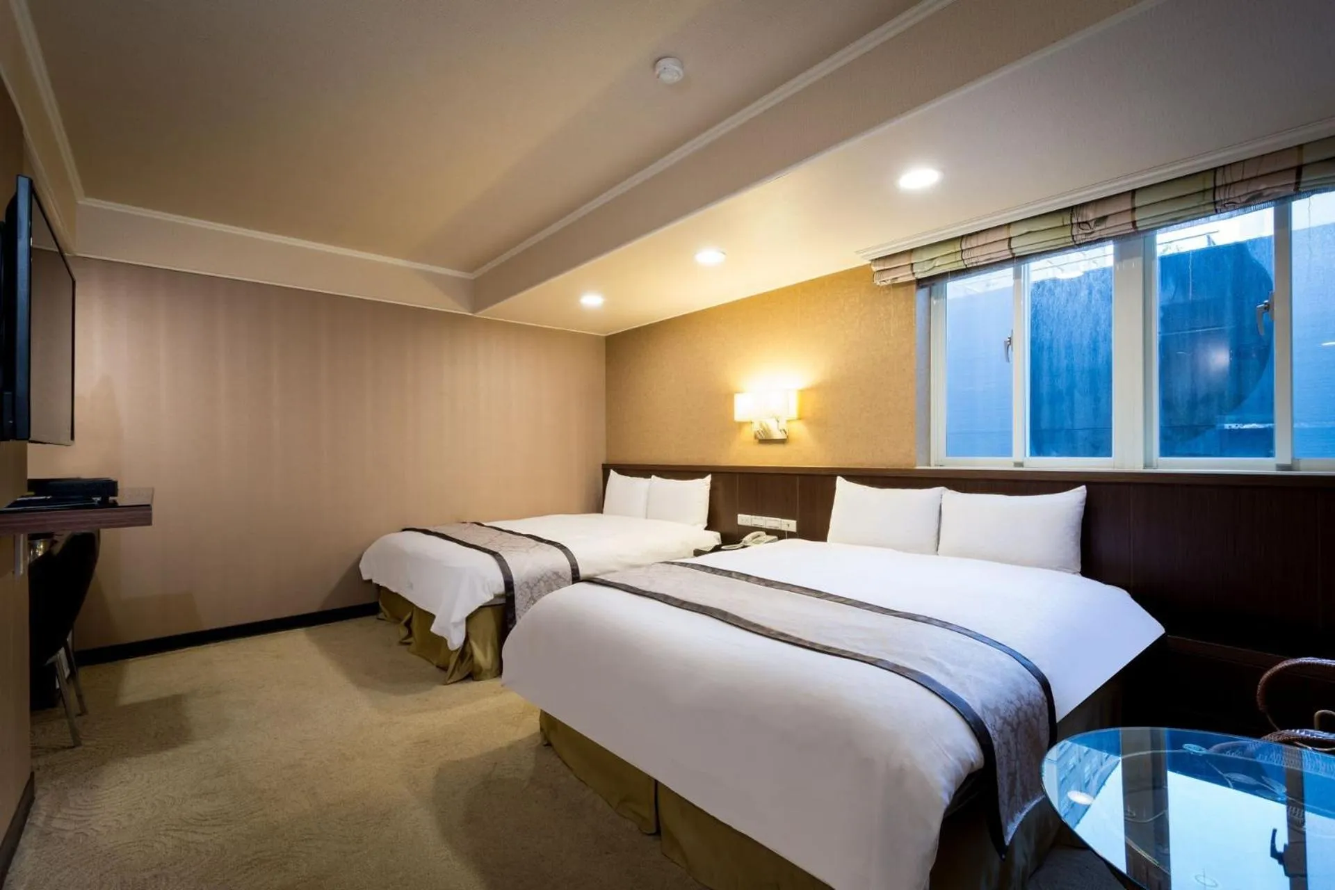 Photo of the whole room, Bed in Good Life Hotel - Shang Hwa