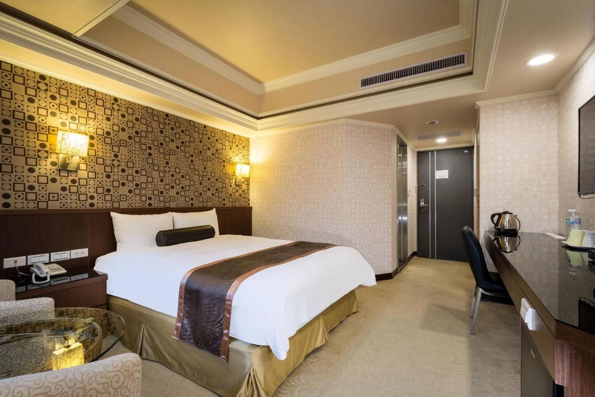 Photo of the whole room, Bed in Good Life Hotel - Shang Hwa