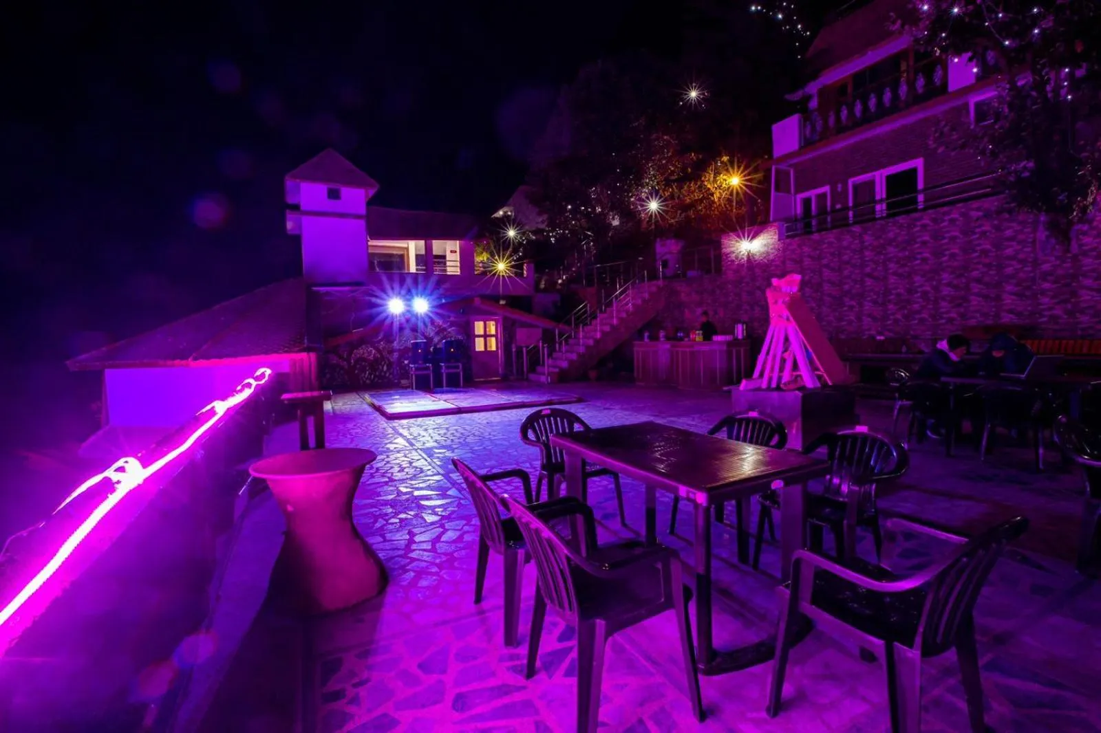 Nightclub / DJ in Blue Pine Resort