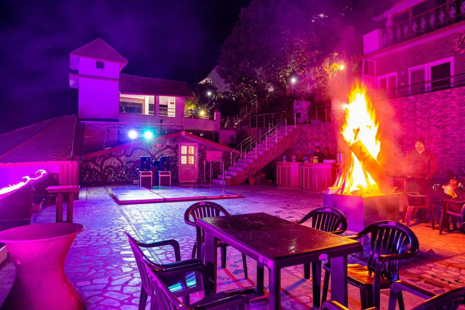 Nightclub / DJ in Blue Pine Resort