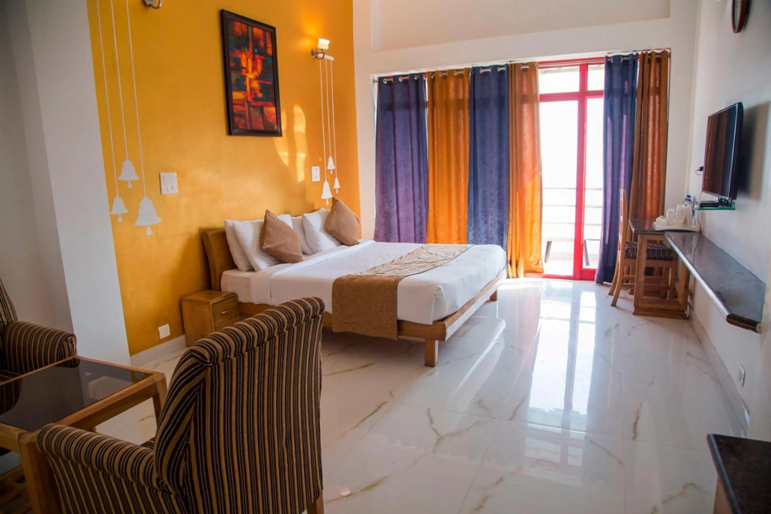 Bedroom, Bed in Blue Pine Resort