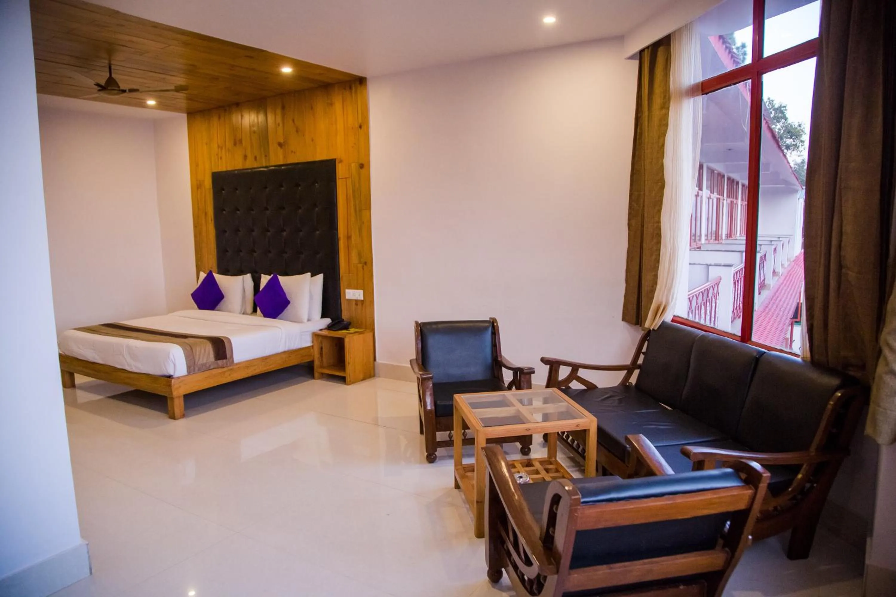 Bedroom, Bed in Blue Pine Resort