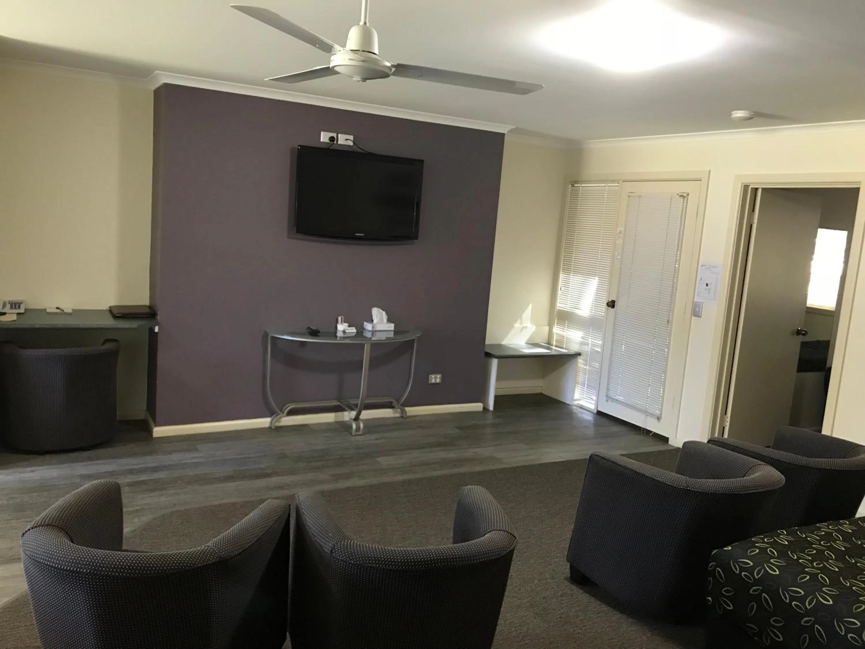 Sportsmans Motor Inn