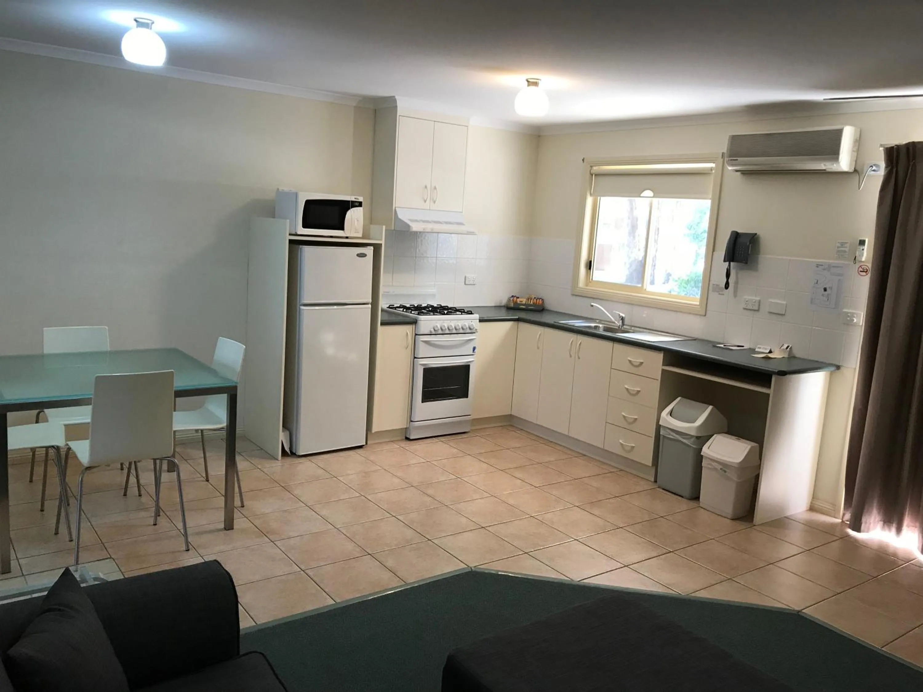 Sportsmans Motor Inn