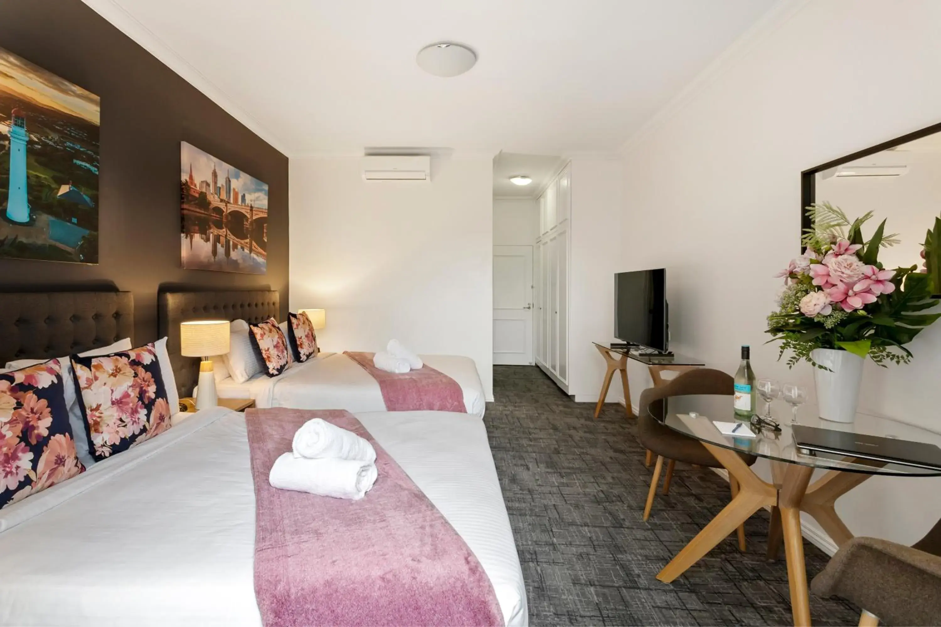 Standard Double Room with Two Double Beds in Kimberley Gardens Hotel, Serviced Apartments and Serviced Townhouses Standard Double Room with Two Double Beds in Kimberley Gardens Hotel, Serviced Apartments and Serviced Townhouses