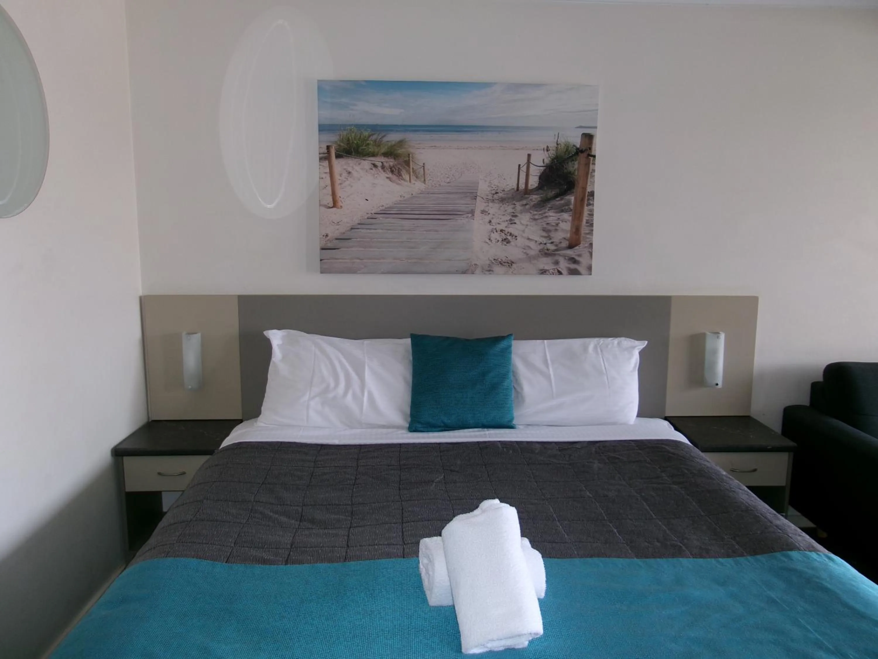 Bed in Caravilla Motor Inn