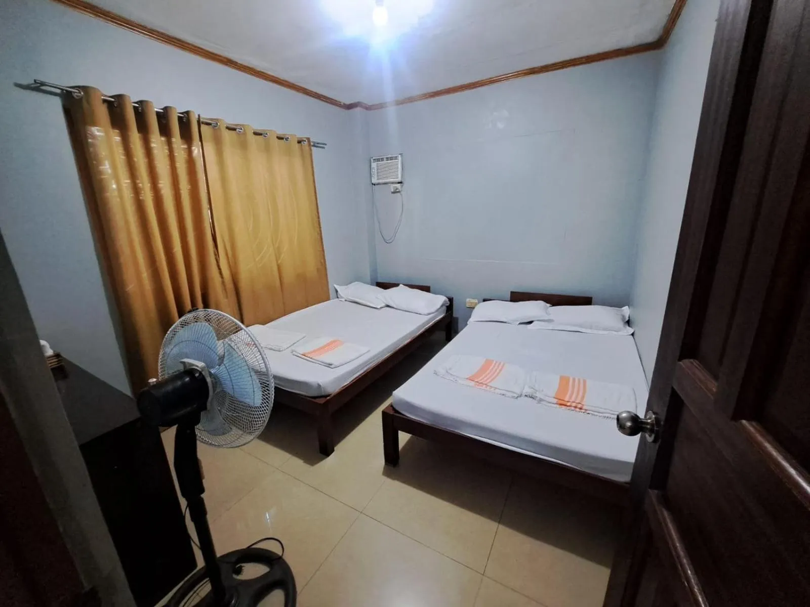 Bed in The Orange House - Vigan Villa