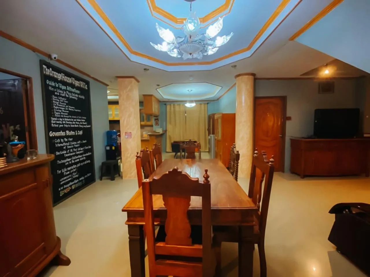 The Orange House - Vigan Villa