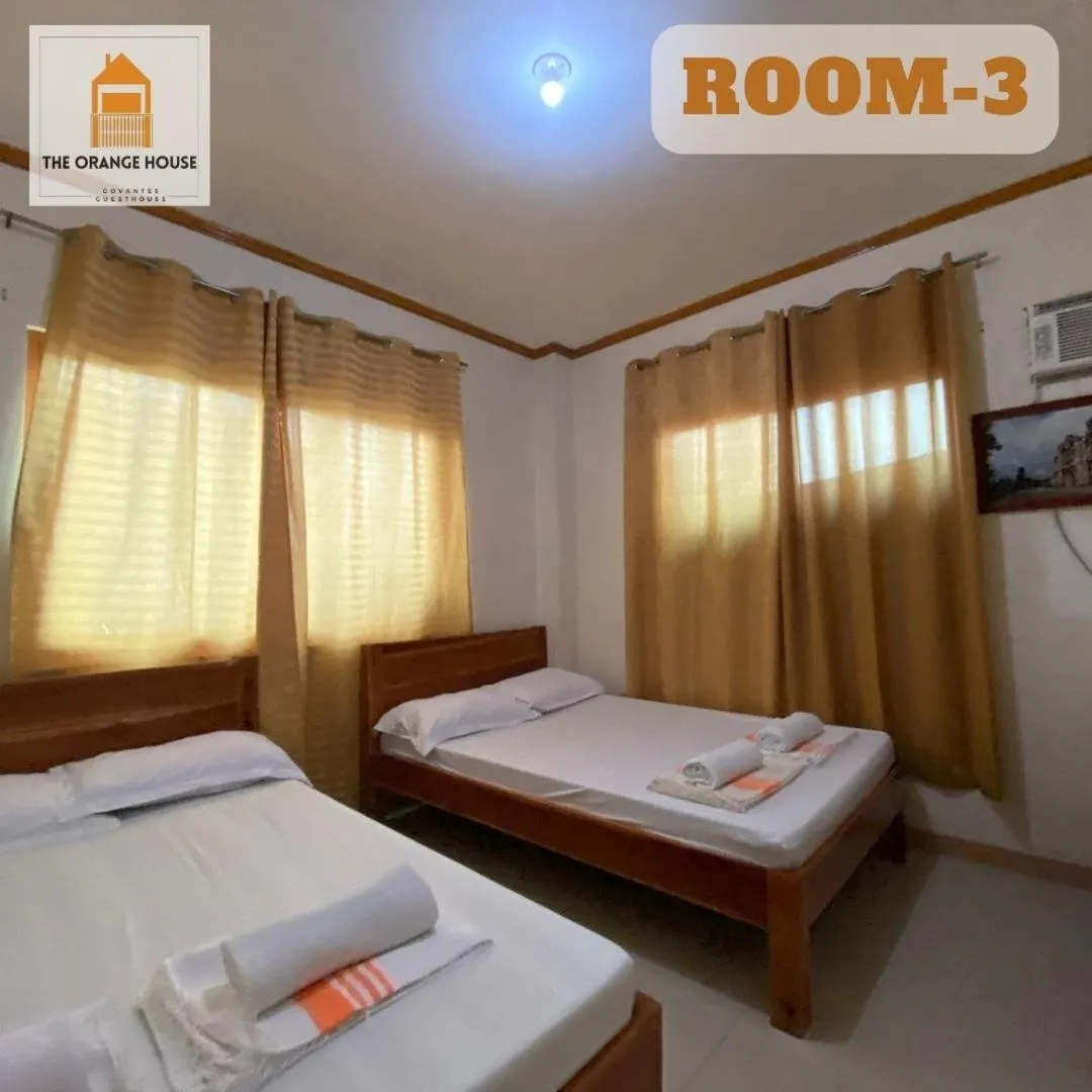 Bed in The Orange House - Vigan Villa