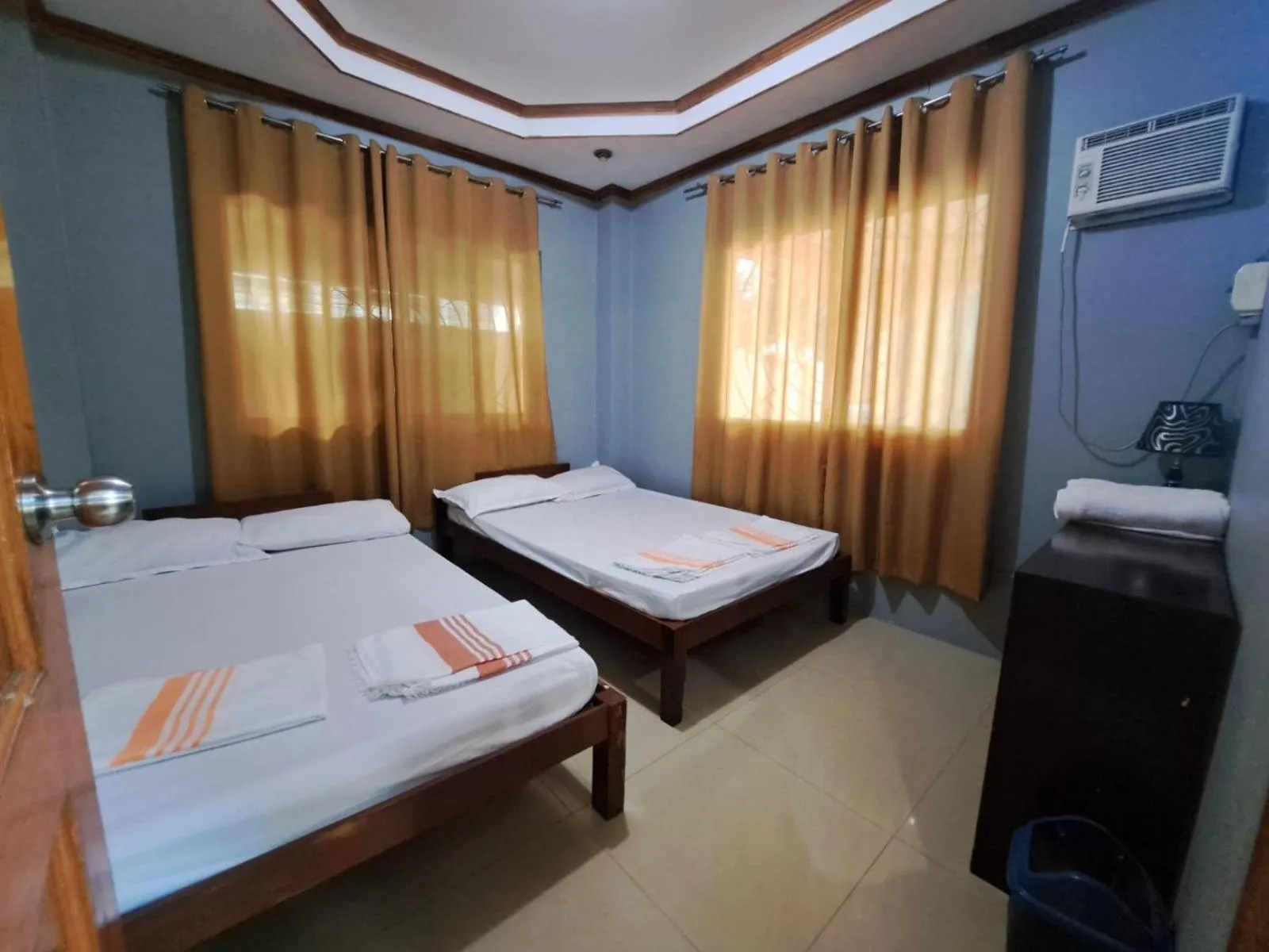 Bed in The Orange House - Vigan Villa