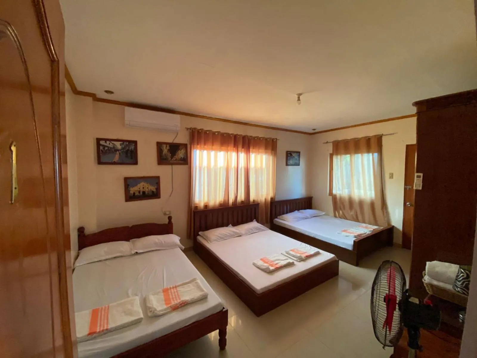 Bed in The Orange House - Vigan Villa