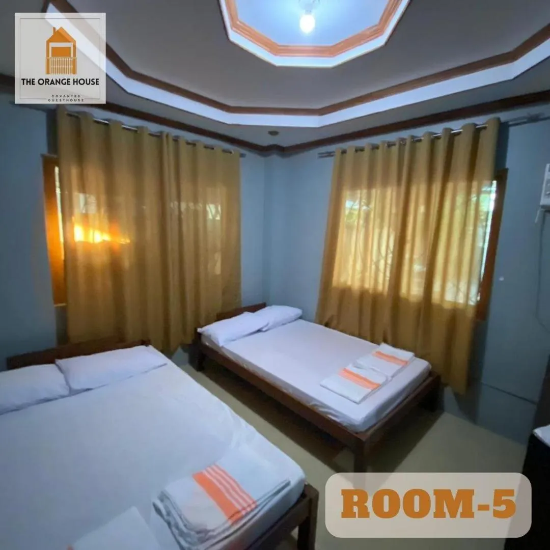 Bed in The Orange House - Vigan Villa