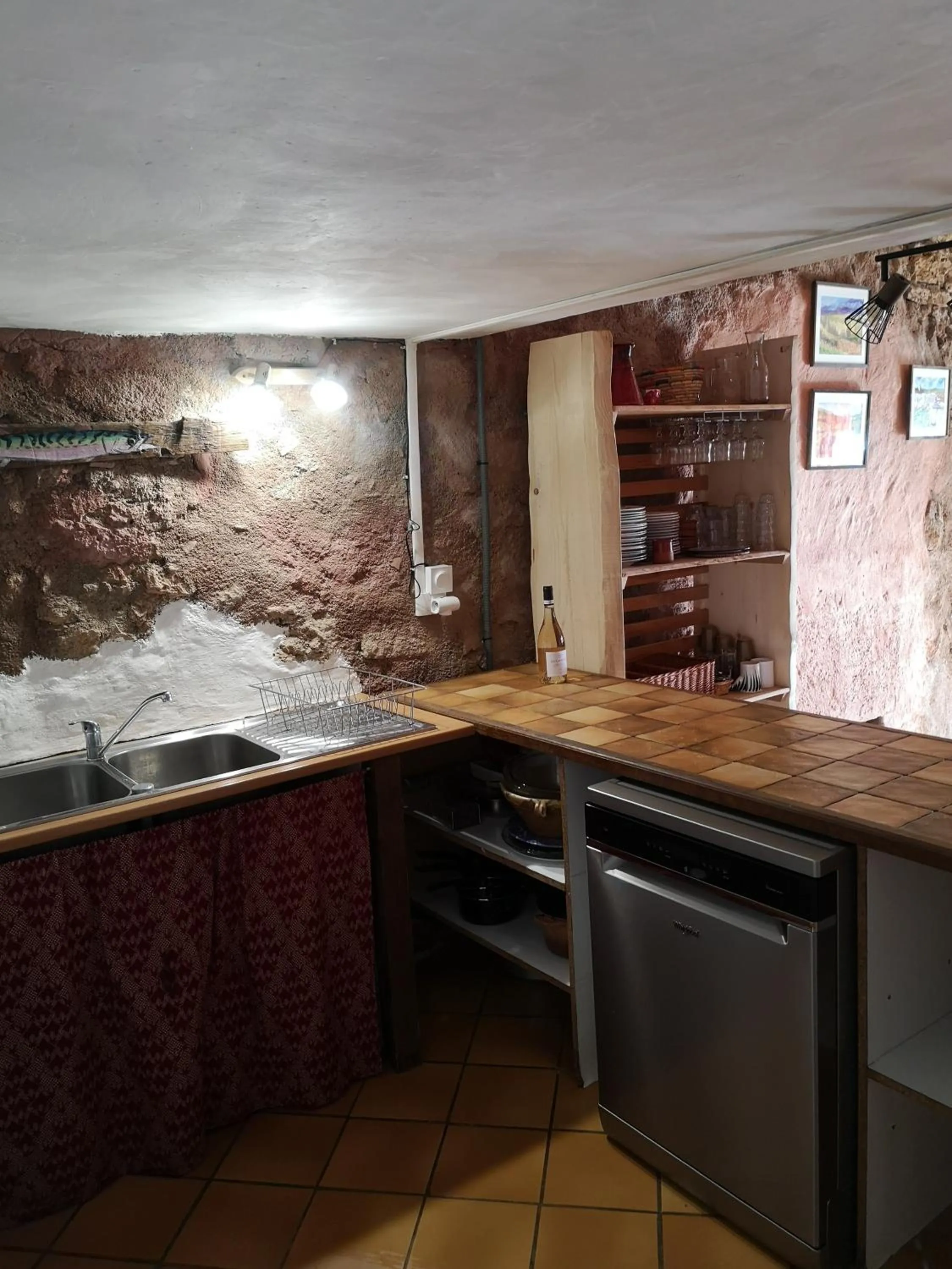 Kitchen or kitchenette in Chambres d'hôtes Gîte Saint Roch