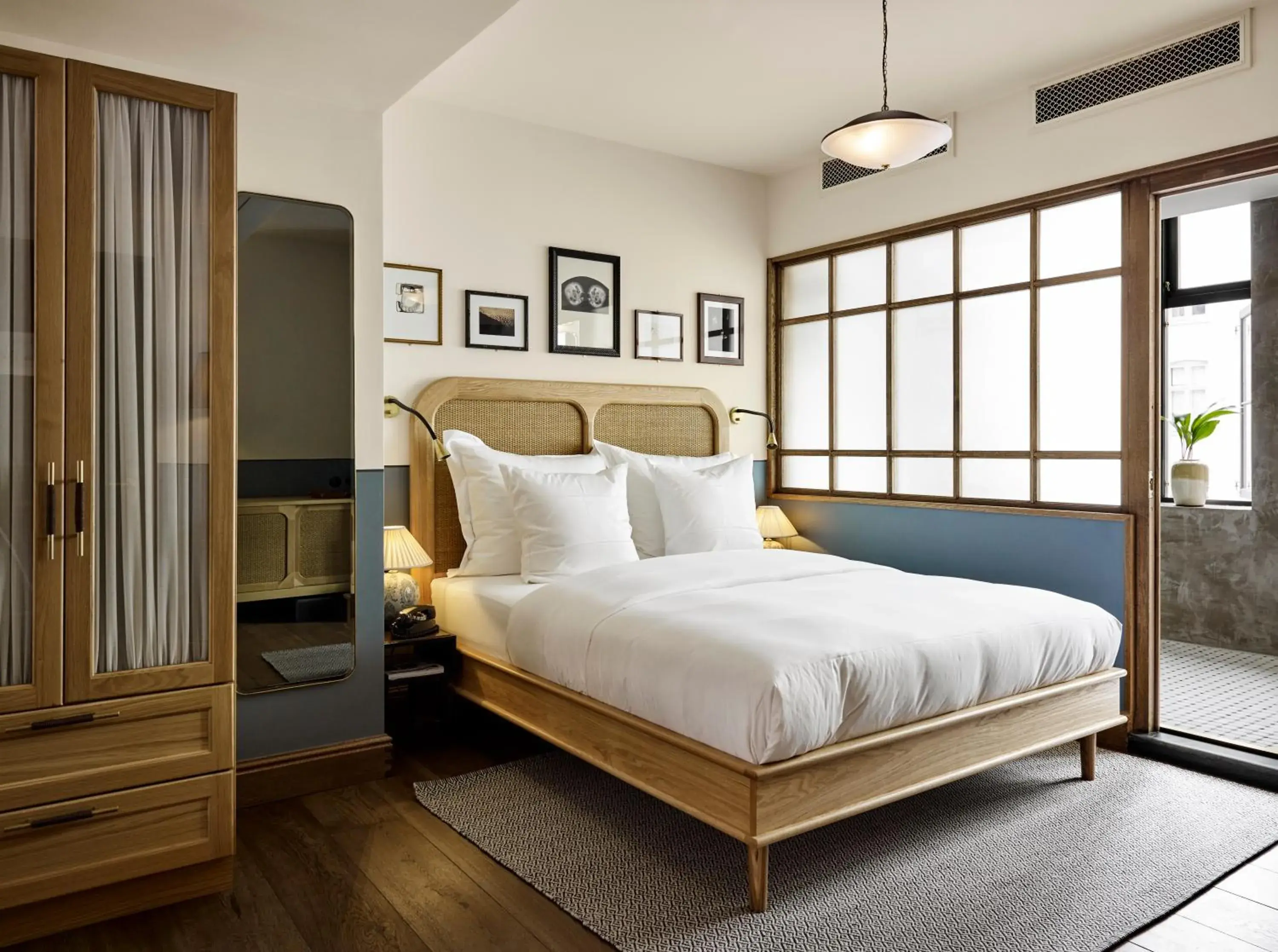 One Bedroom Suite in Hotel Sanders One Bedroom Suite in Hotel Sanders