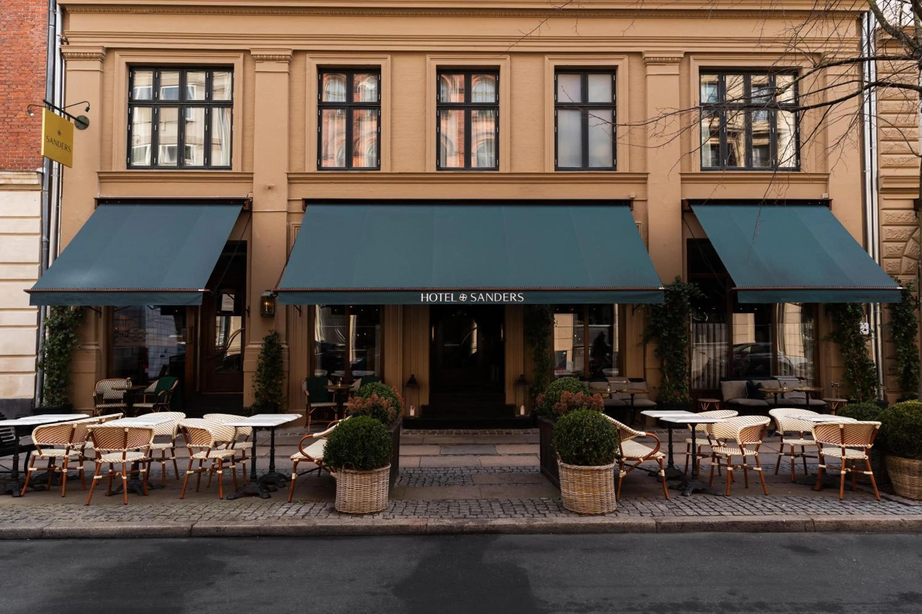 Facade/entrance in Hotel Sanders