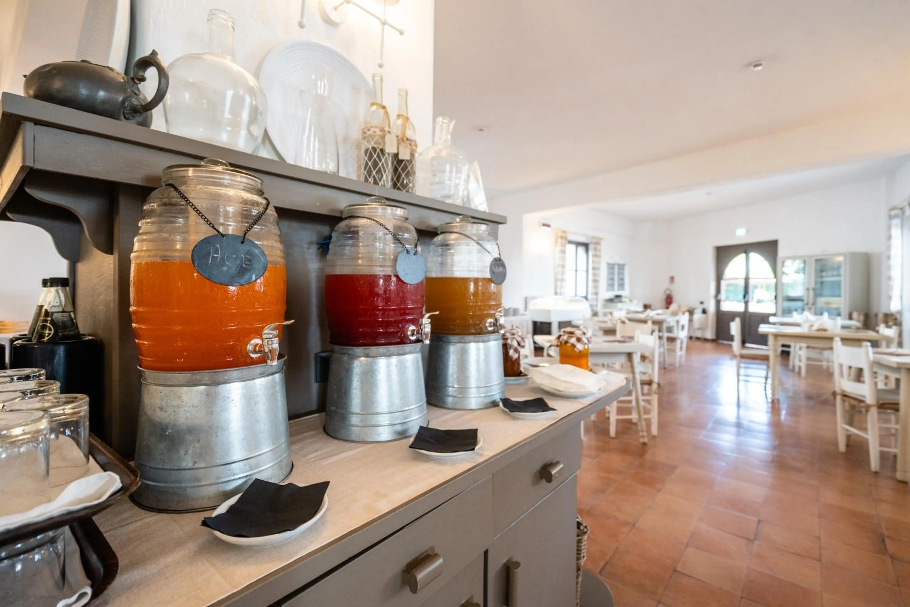 Food and drinks in La Sciara Resort Hotel