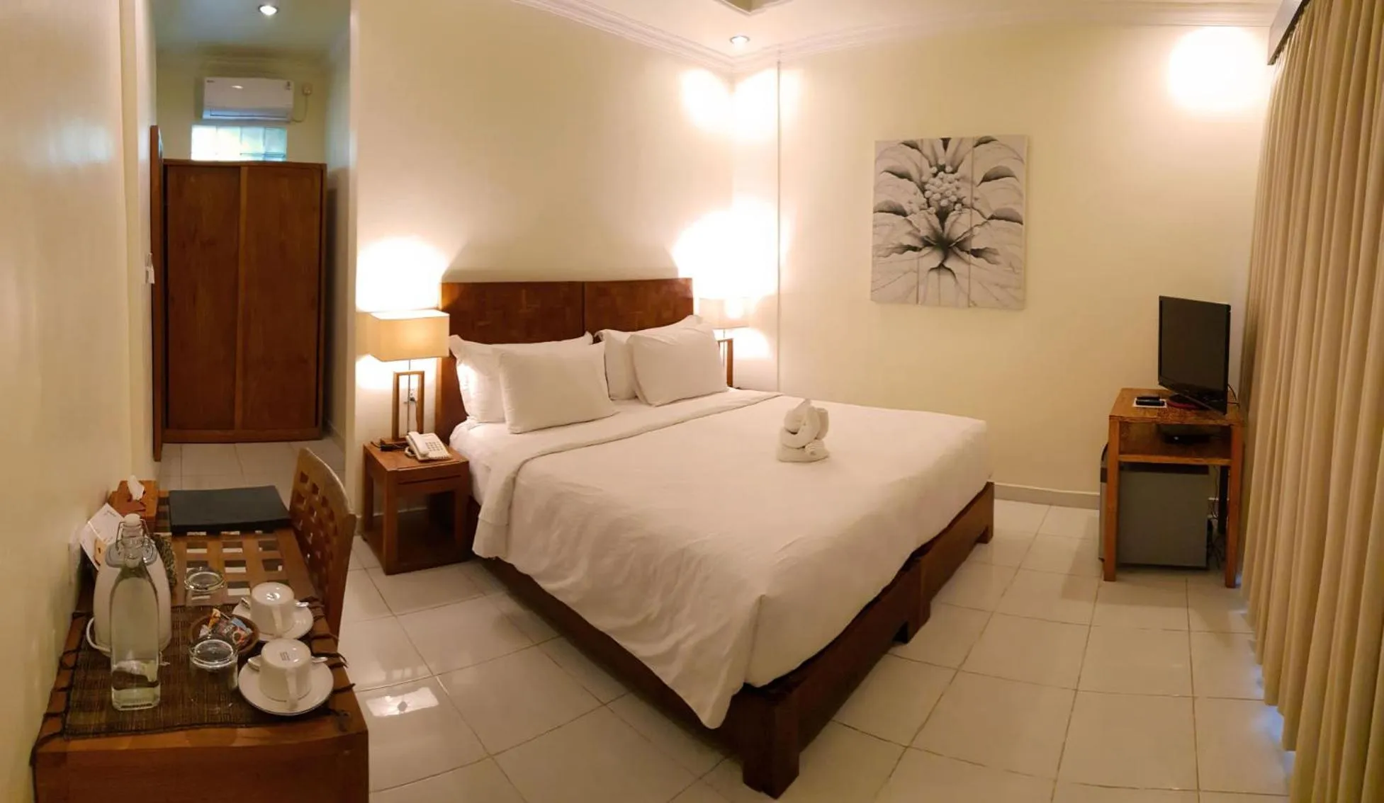 Bedroom, Bed in Hotel Genggong