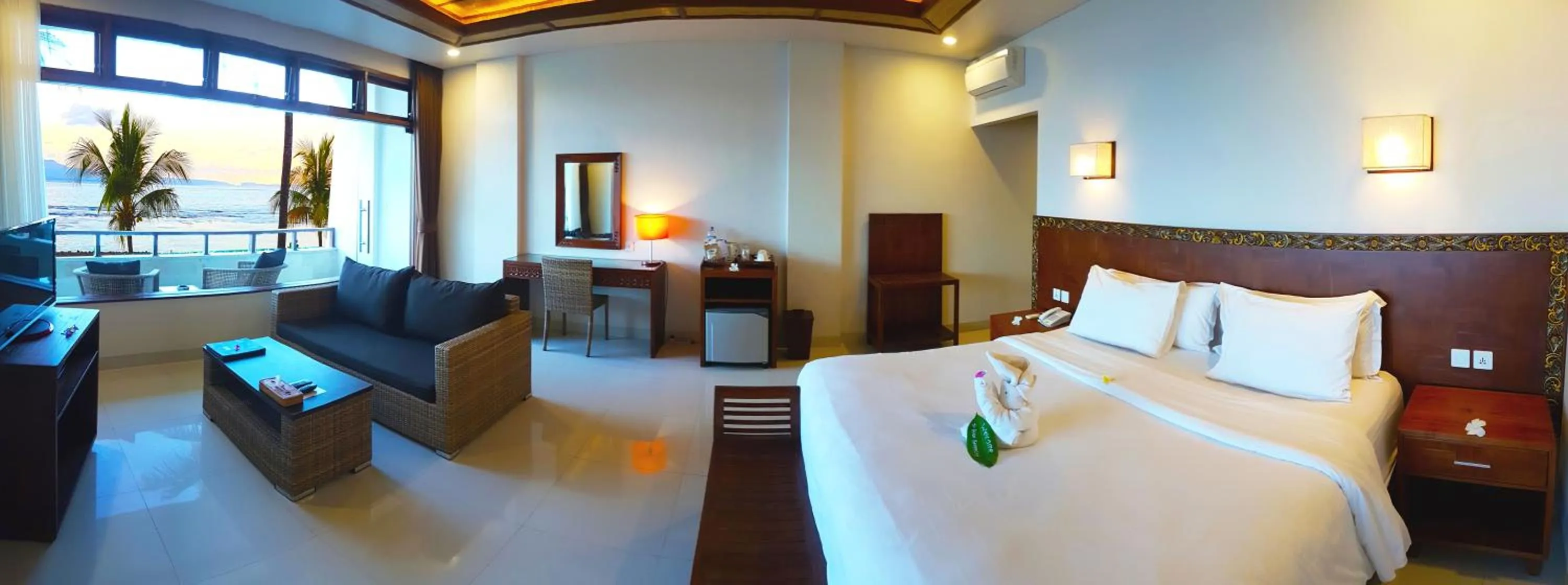 TV and multimedia, Bed in Hotel Genggong