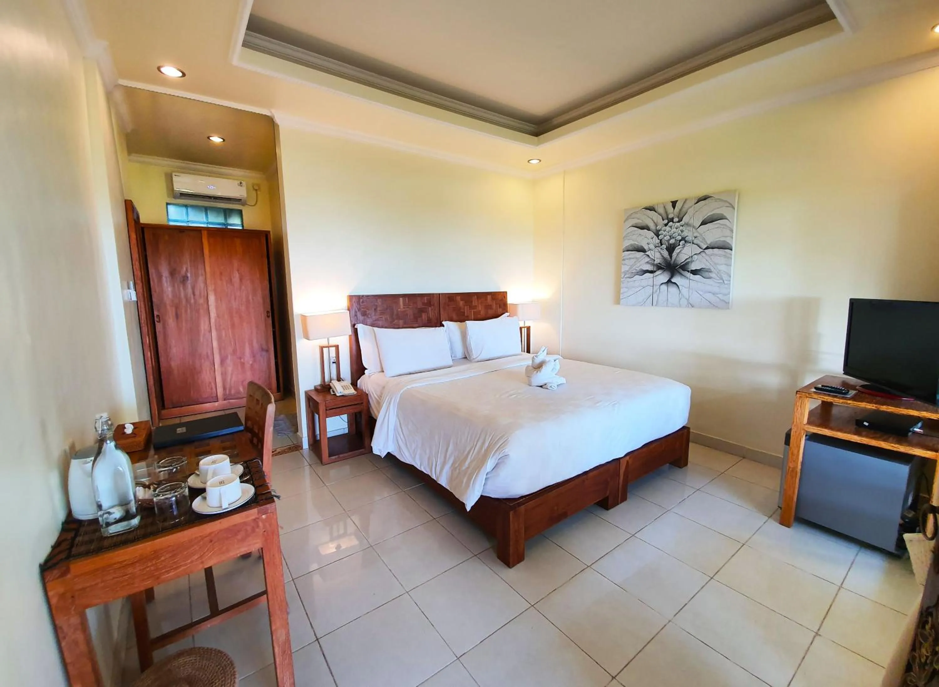 Photo of the whole room, Bed in Hotel Genggong