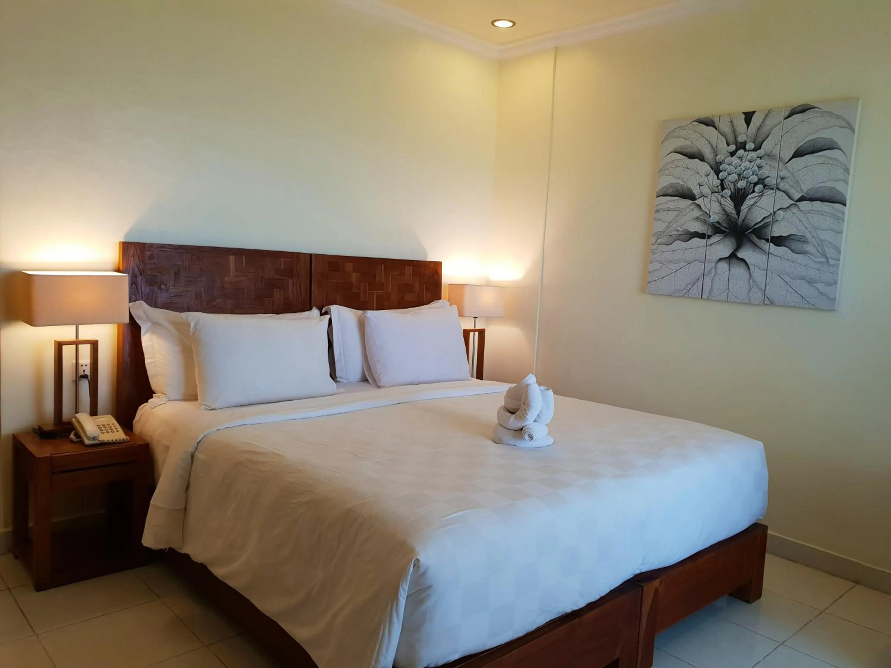 Bedroom, Bed in Hotel Genggong