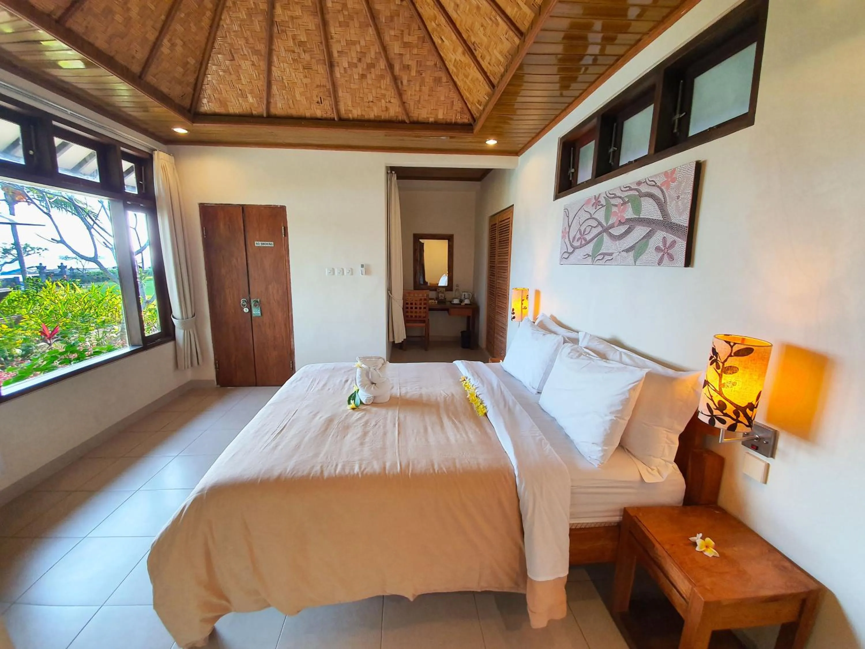 Bed in Hotel Genggong