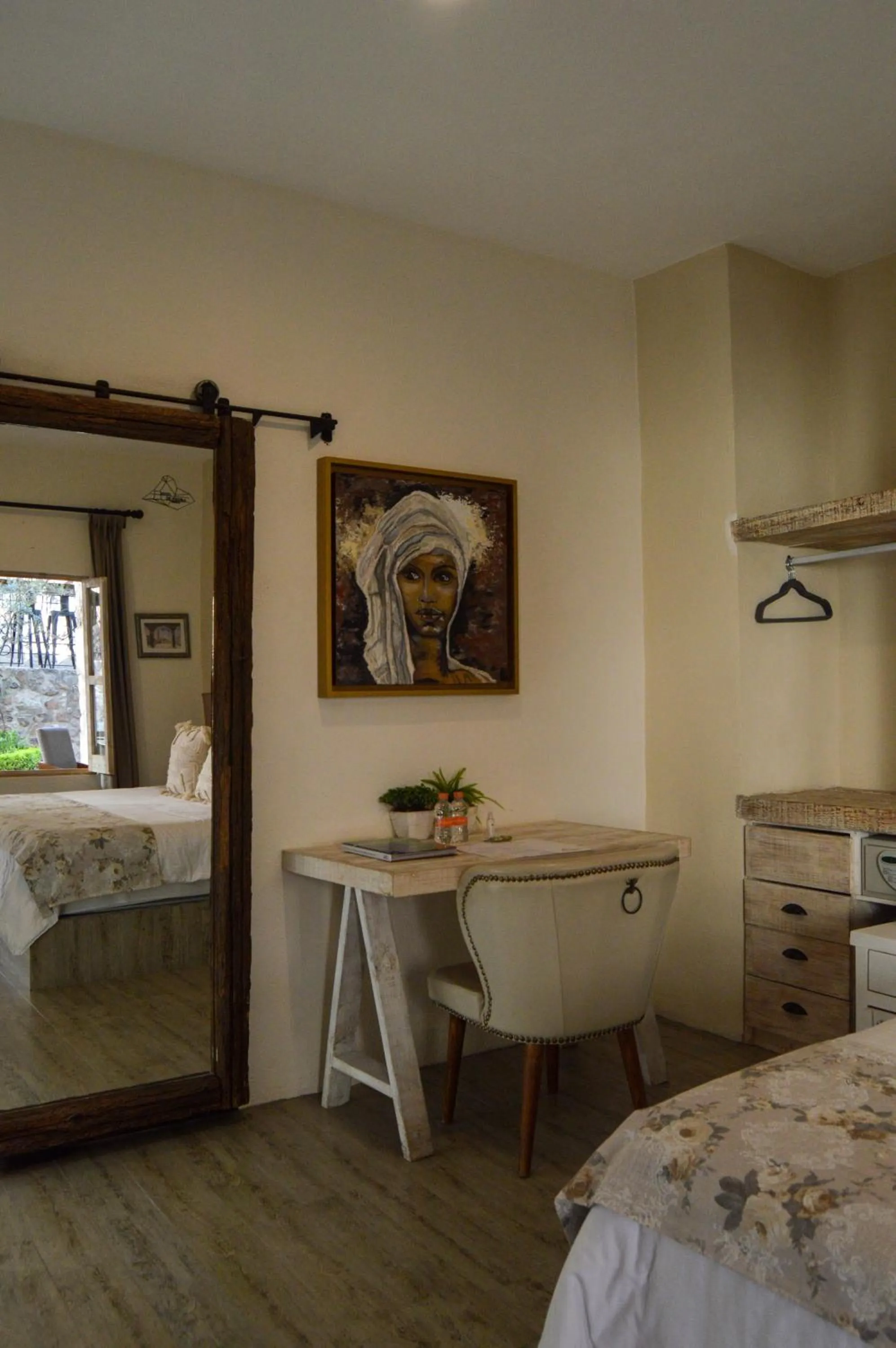 Photo of the whole room, Bed in Hotel de Piedra