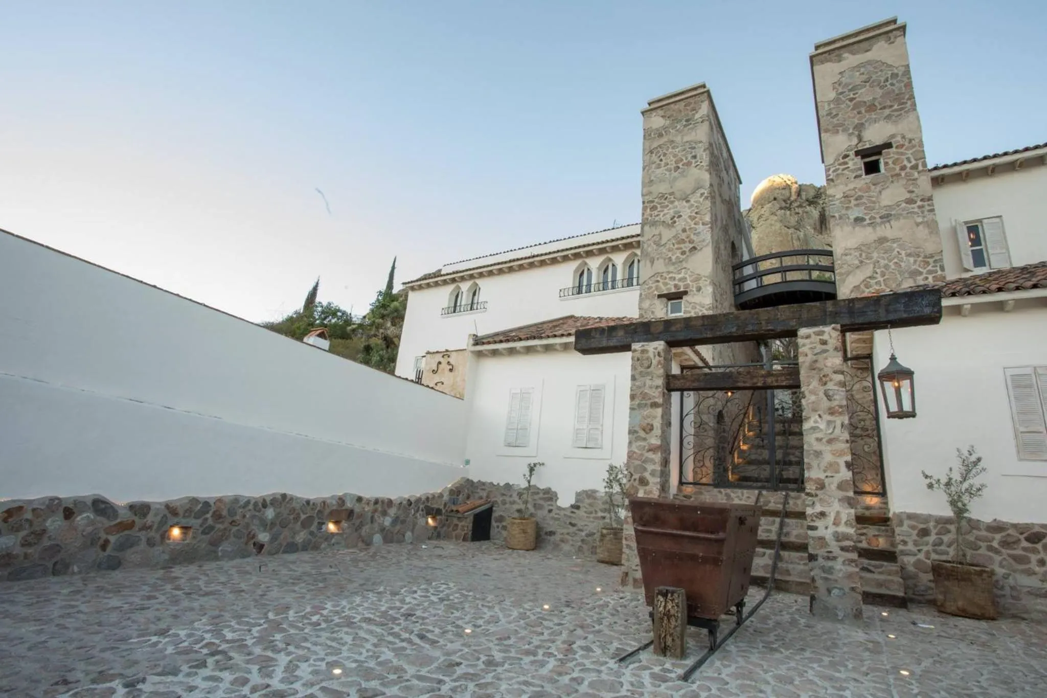 Property building in Hotel de Piedra