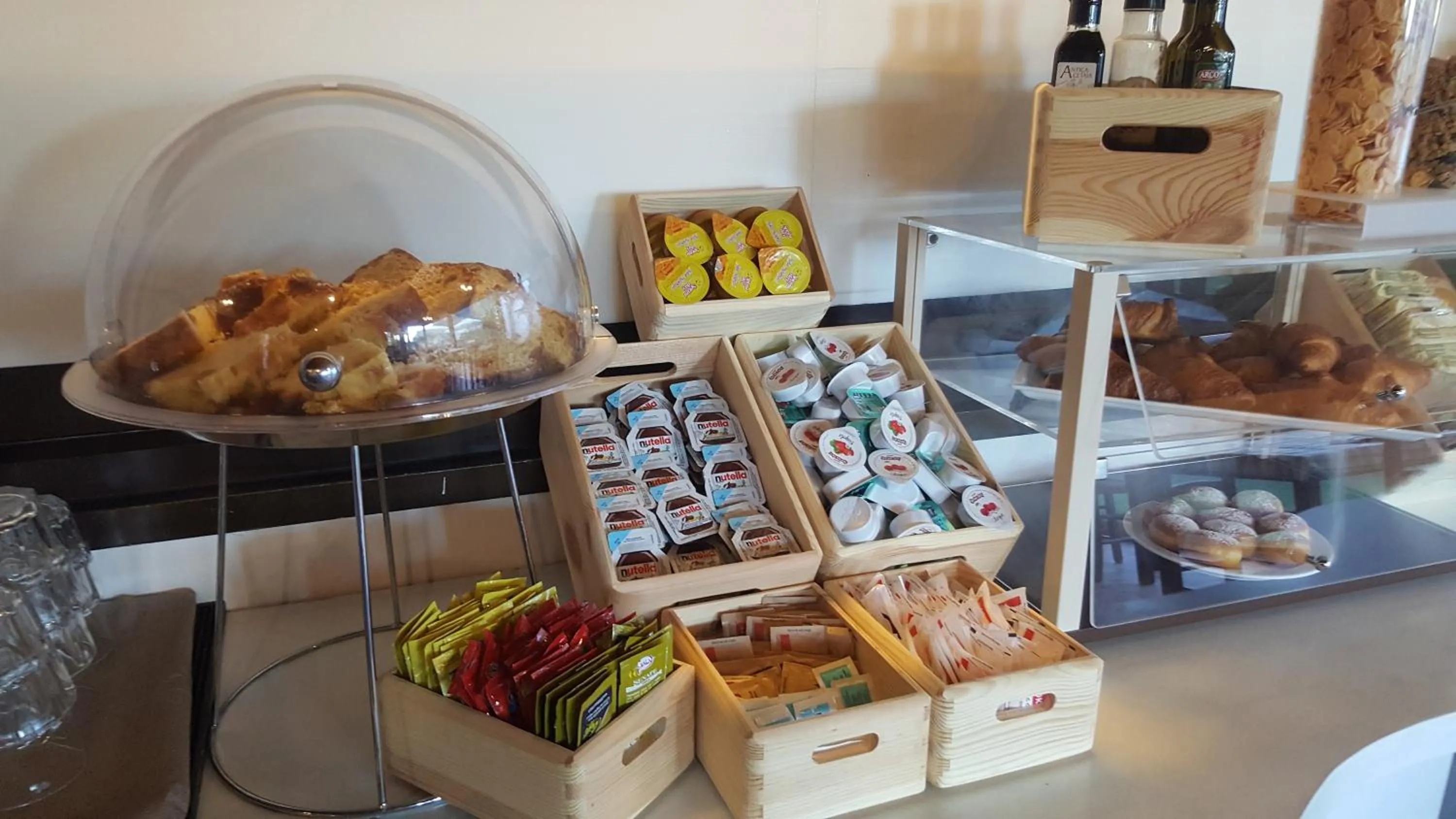 Restaurant/places to eat in Albergo Navene