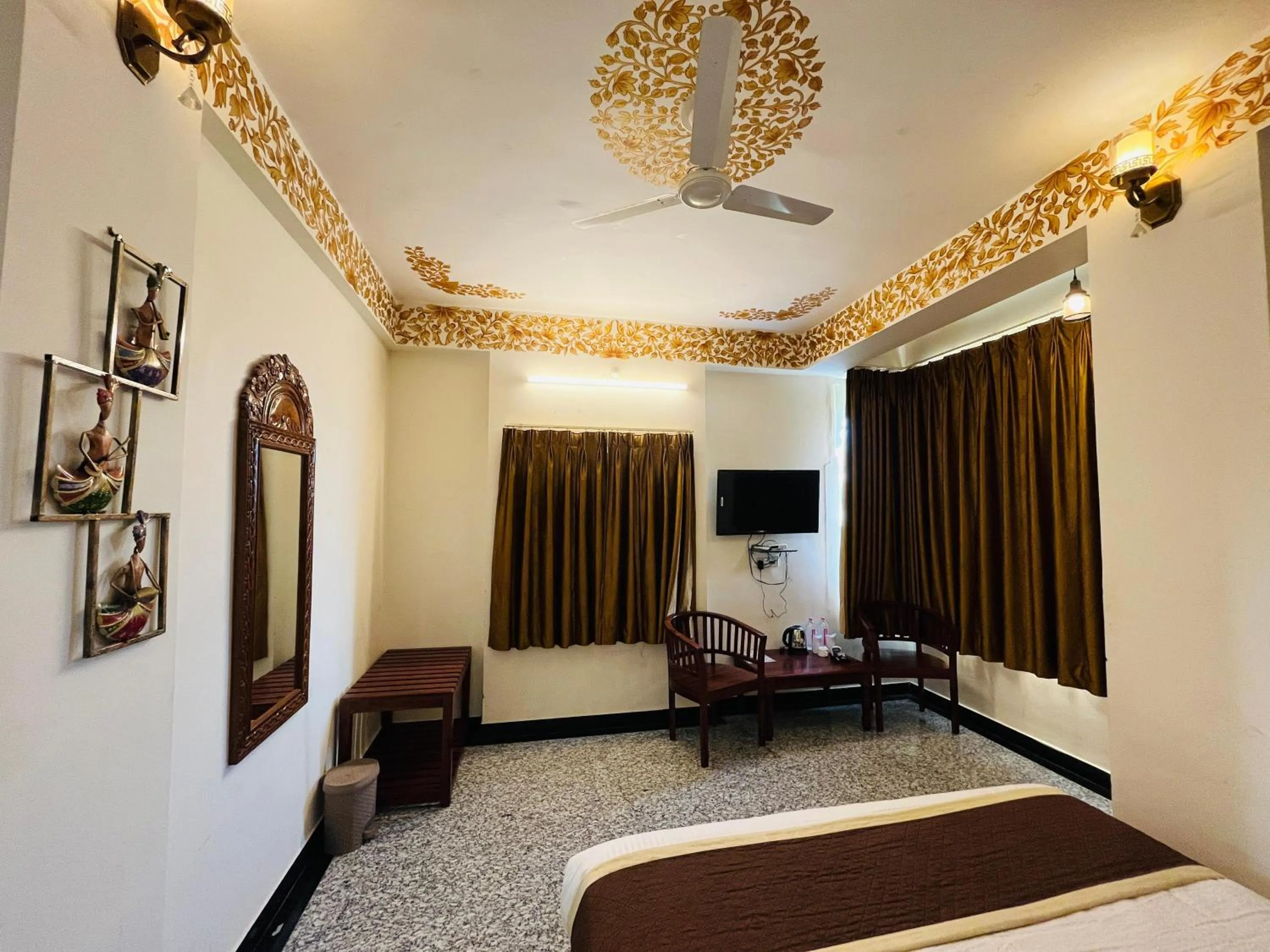 TV and multimedia, Bed in Teerth Palace Pushkar