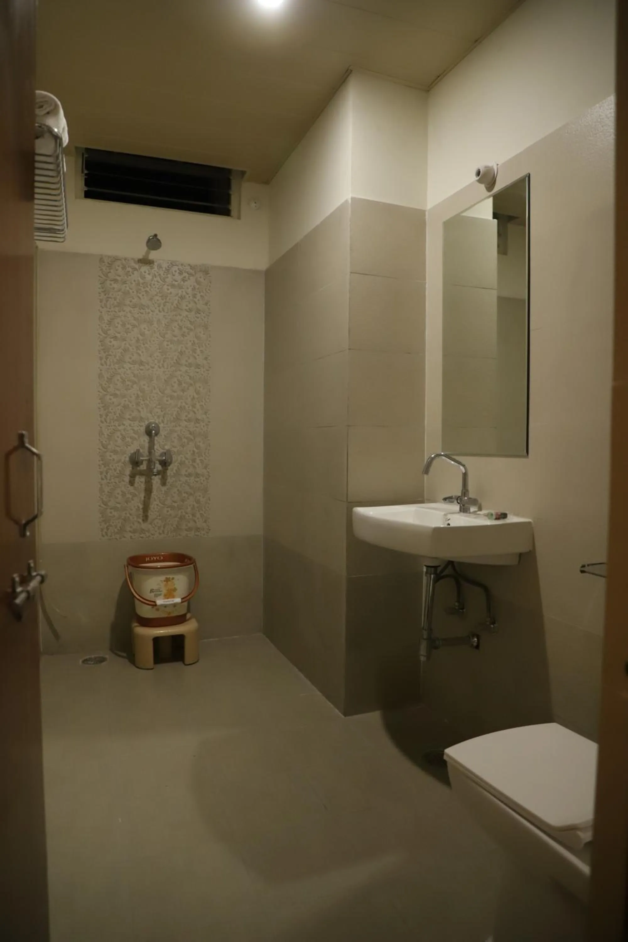 Shower in Teerth Palace Pushkar