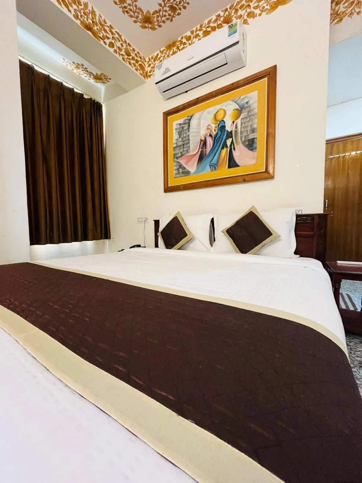 Bedroom, Bed in Teerth Palace Pushkar