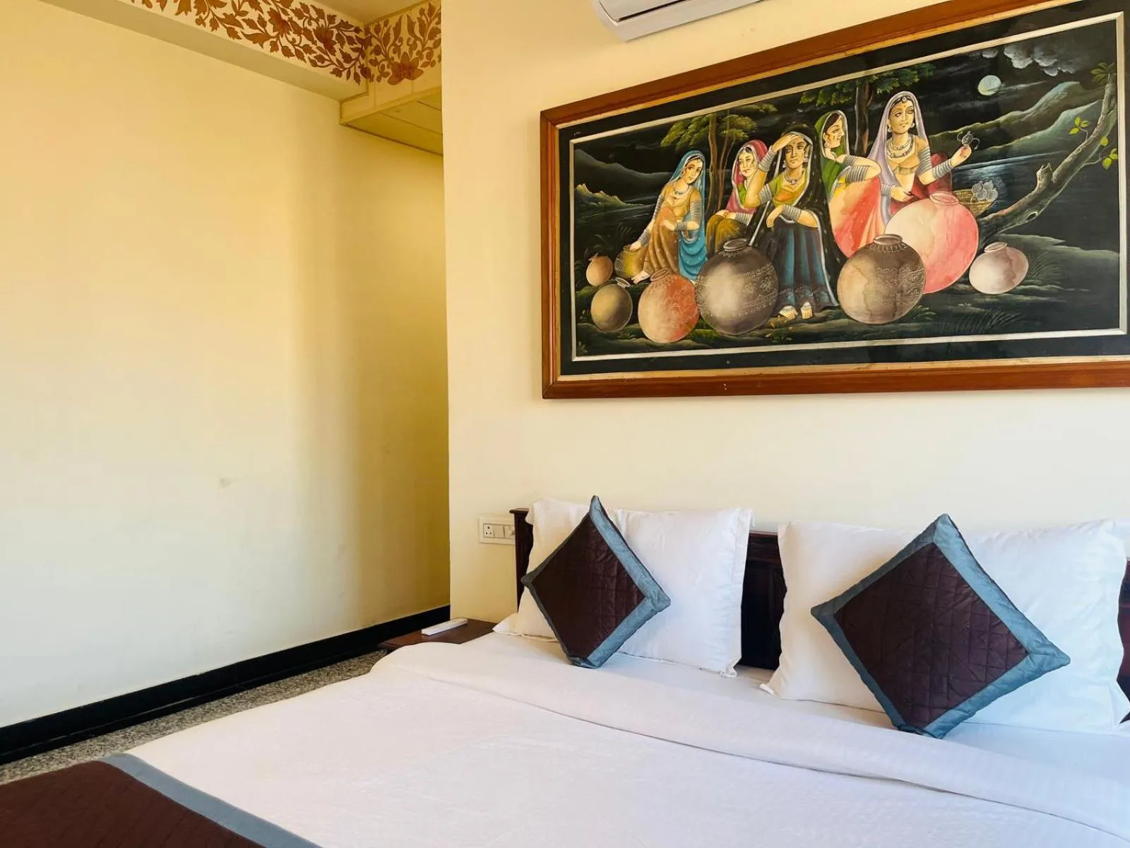 Bed in Teerth Palace Pushkar