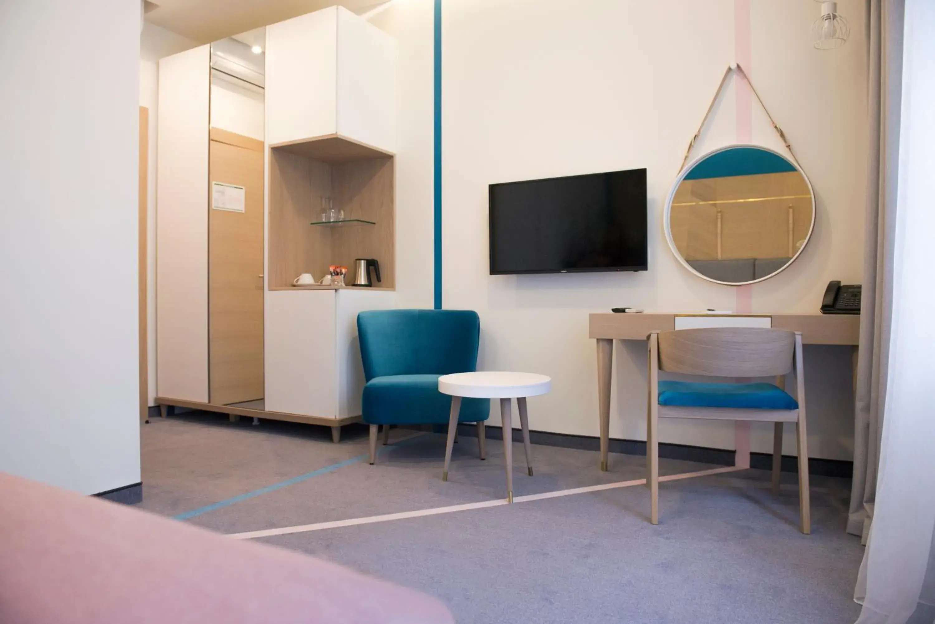 Standard Double or Twin Room with Balcony in City Nest Modern & Cozy Suites Standard Double or Twin Room with Balcony in City Nest Modern & Cozy Suites