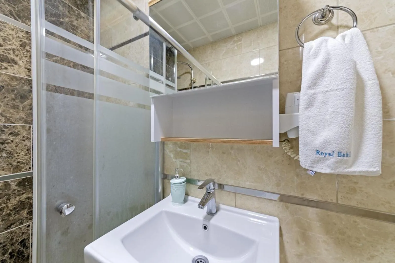 Shower in Royal Babil Suites Hotel