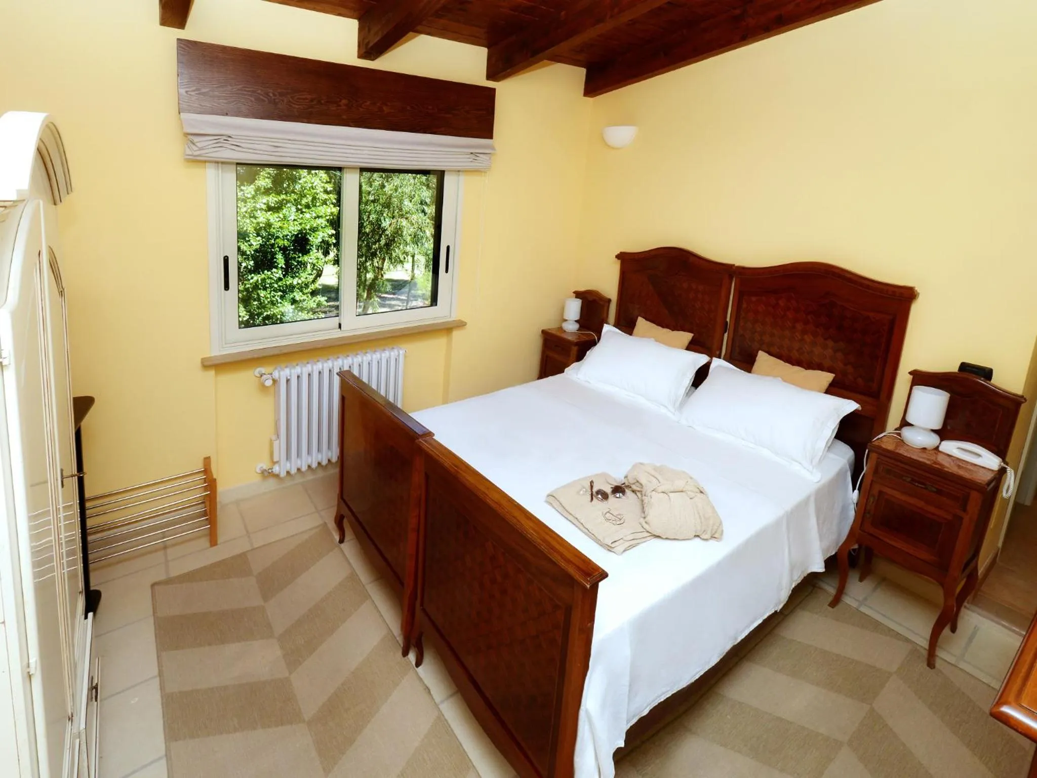 Decorative detail, Bed in Tenuta Monaci La Murra