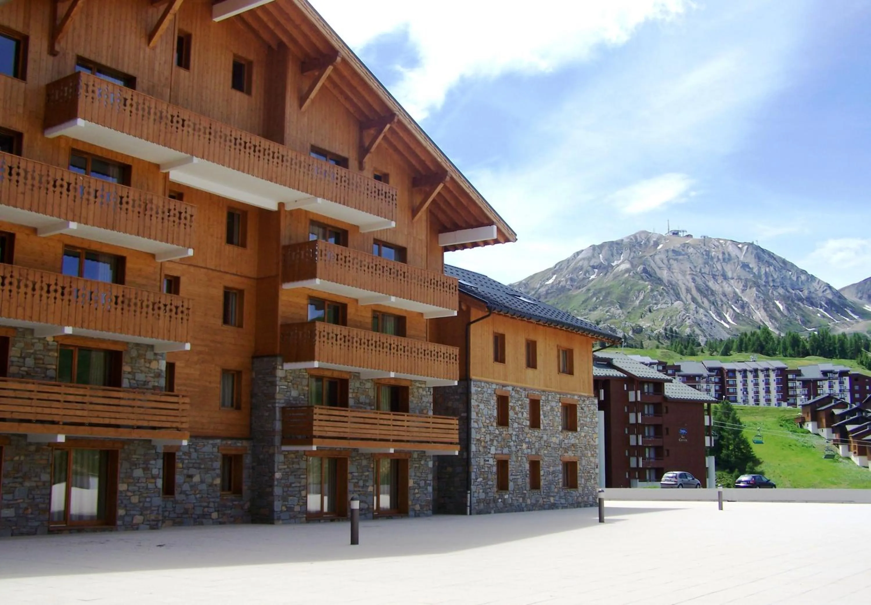 Facade/entrance in Sun Valley Residence