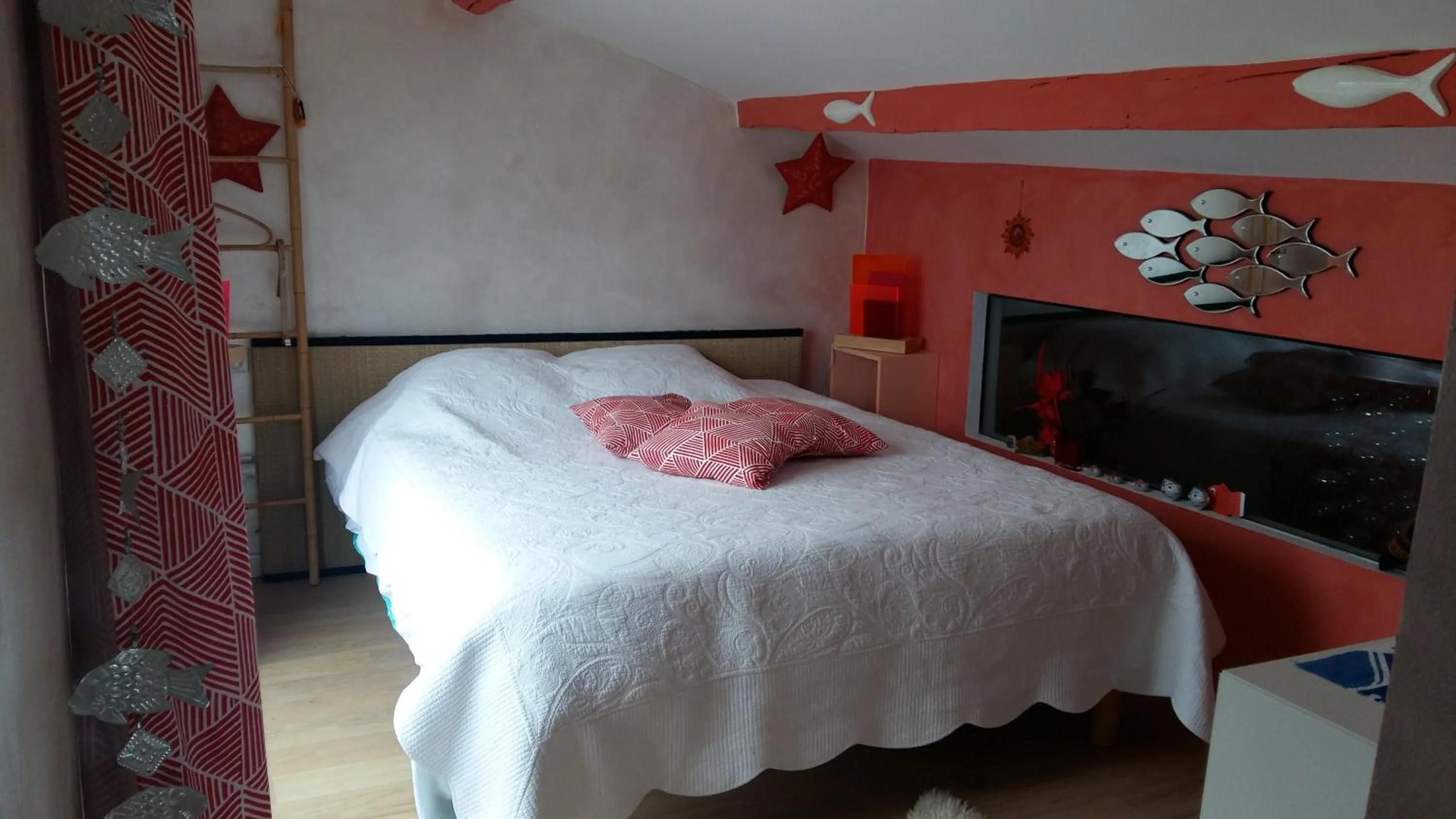 Decorative detail in LA CABANE D'ISA