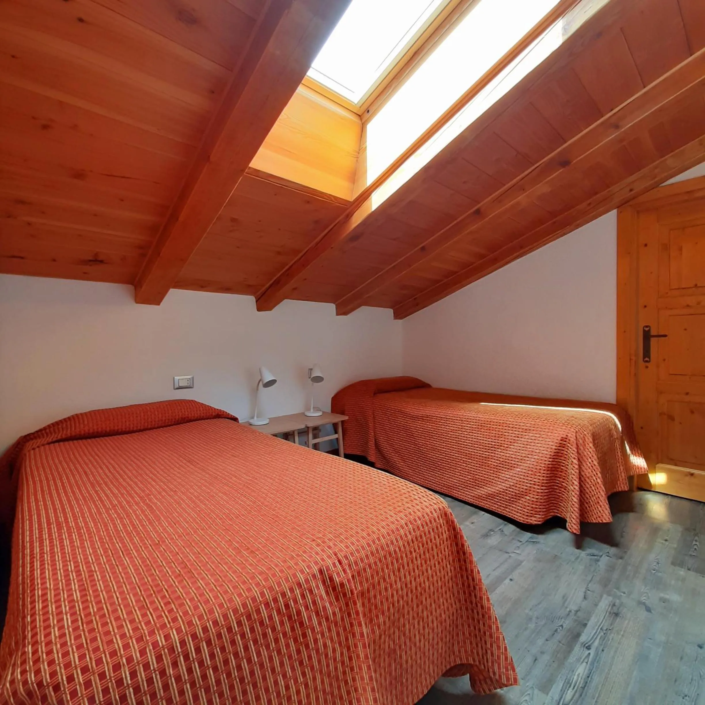 Bedroom, Bed in Hotel Crampon