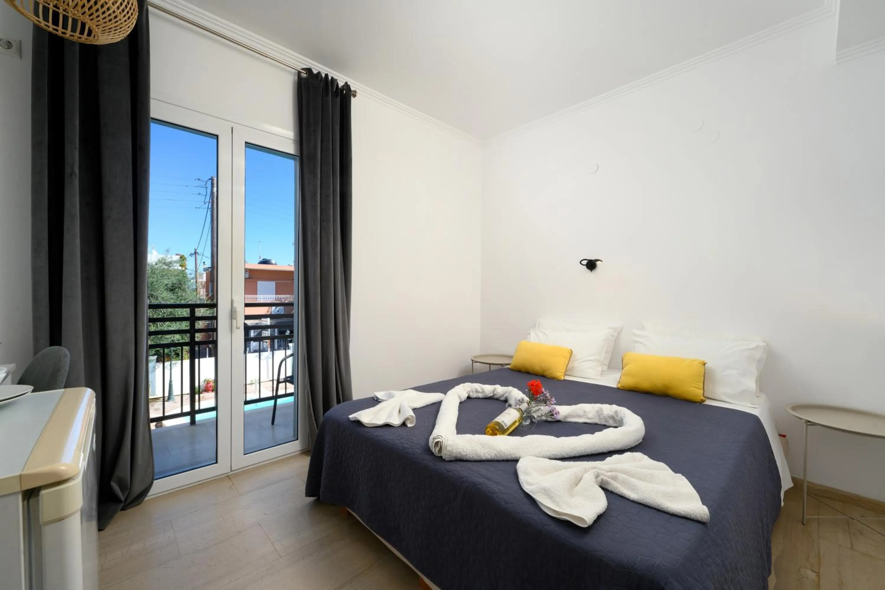 Bed in Aquarius Beach Hotel