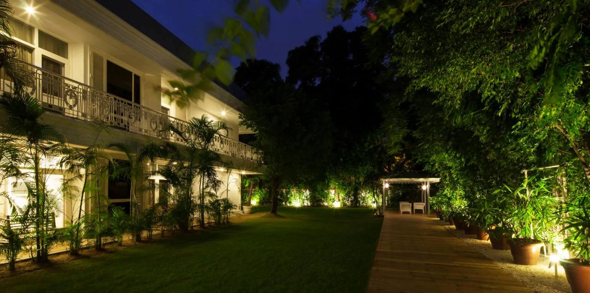 Garden in Diplomat, Chanakyapuri New Delhi- A Boutique Hotel