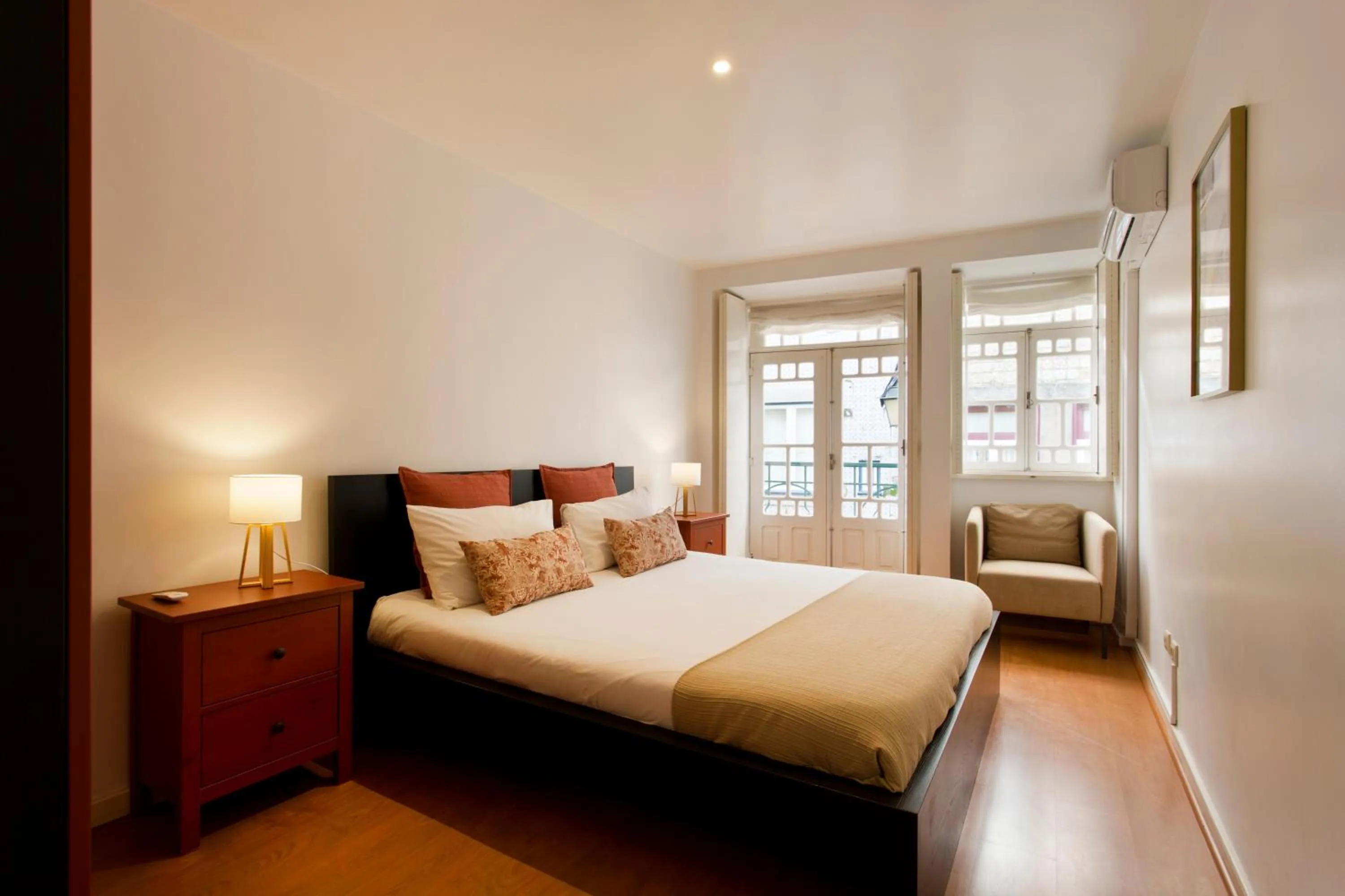 Bedroom, Bed in Home @ Porto Clérigos Apartment