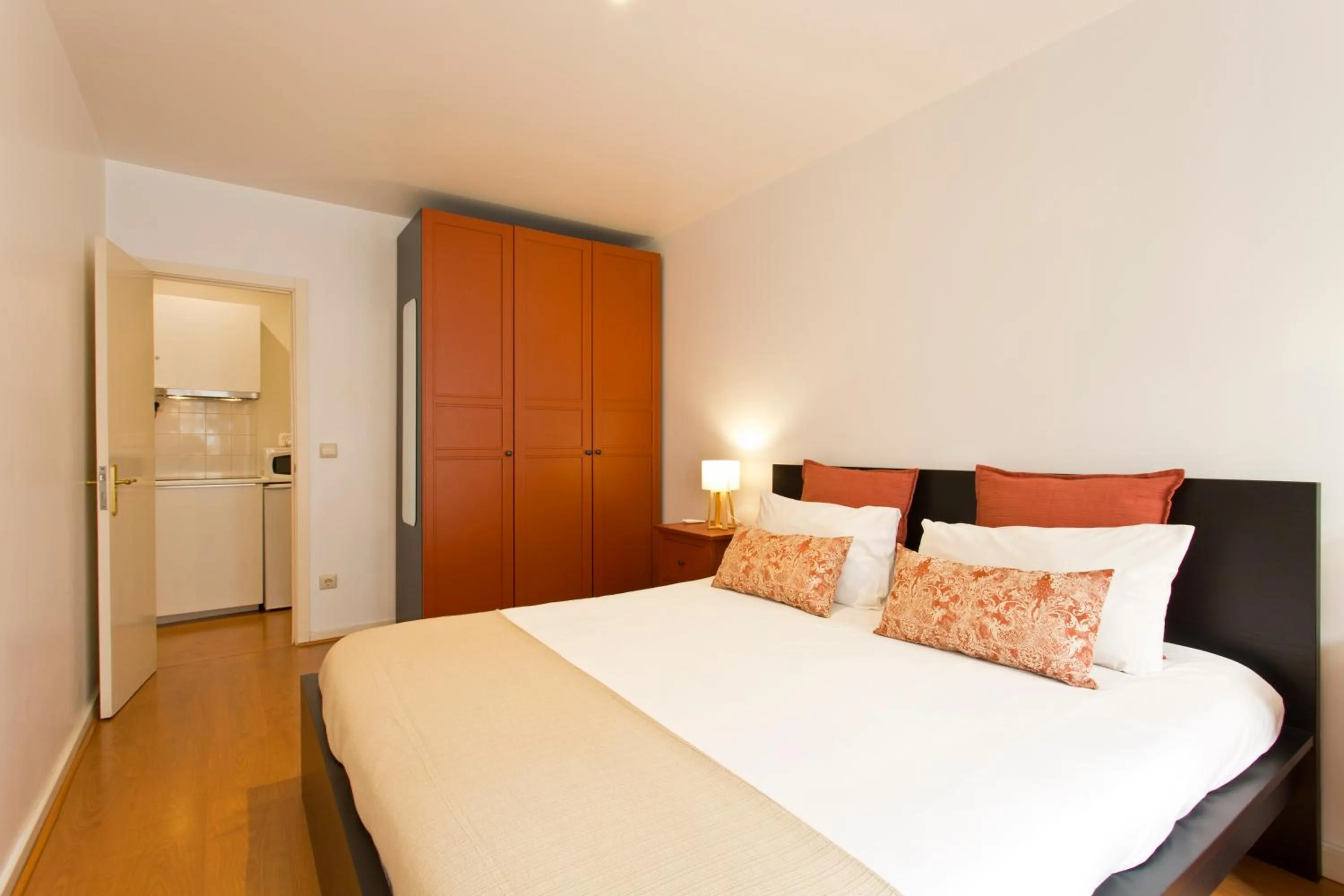 Bedroom, Bed in Home @ Porto Clérigos Apartment