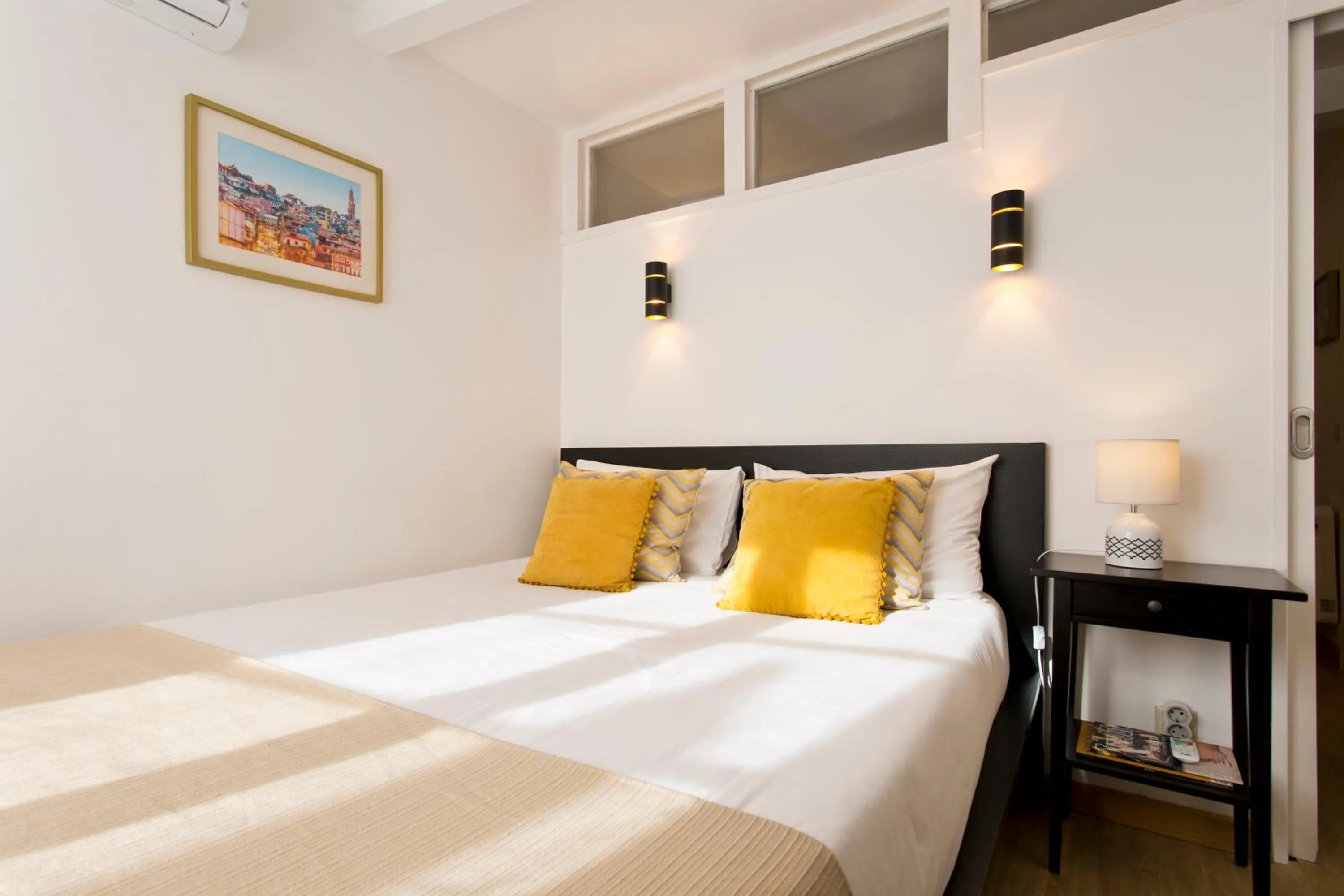 Bedroom, Bed in Home @ Porto Clérigos Apartment