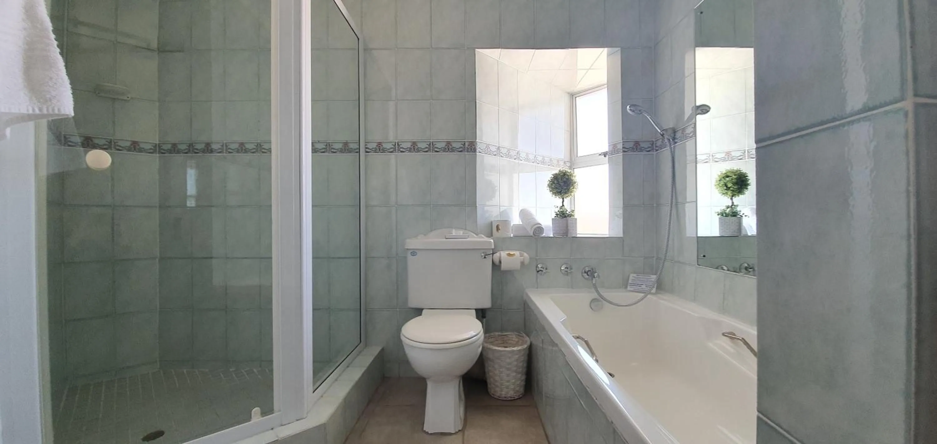 Bathroom in Brenton On The Rocks