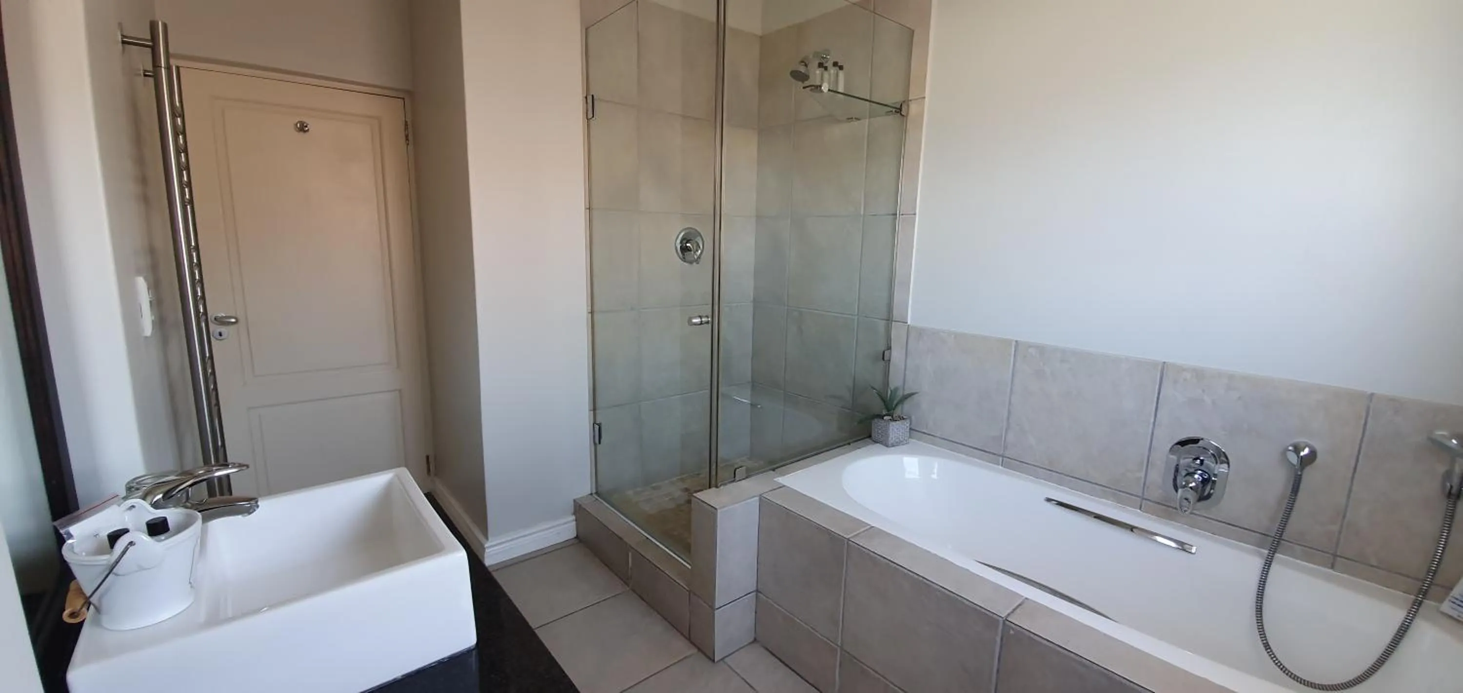 Bathroom in Brenton On The Rocks