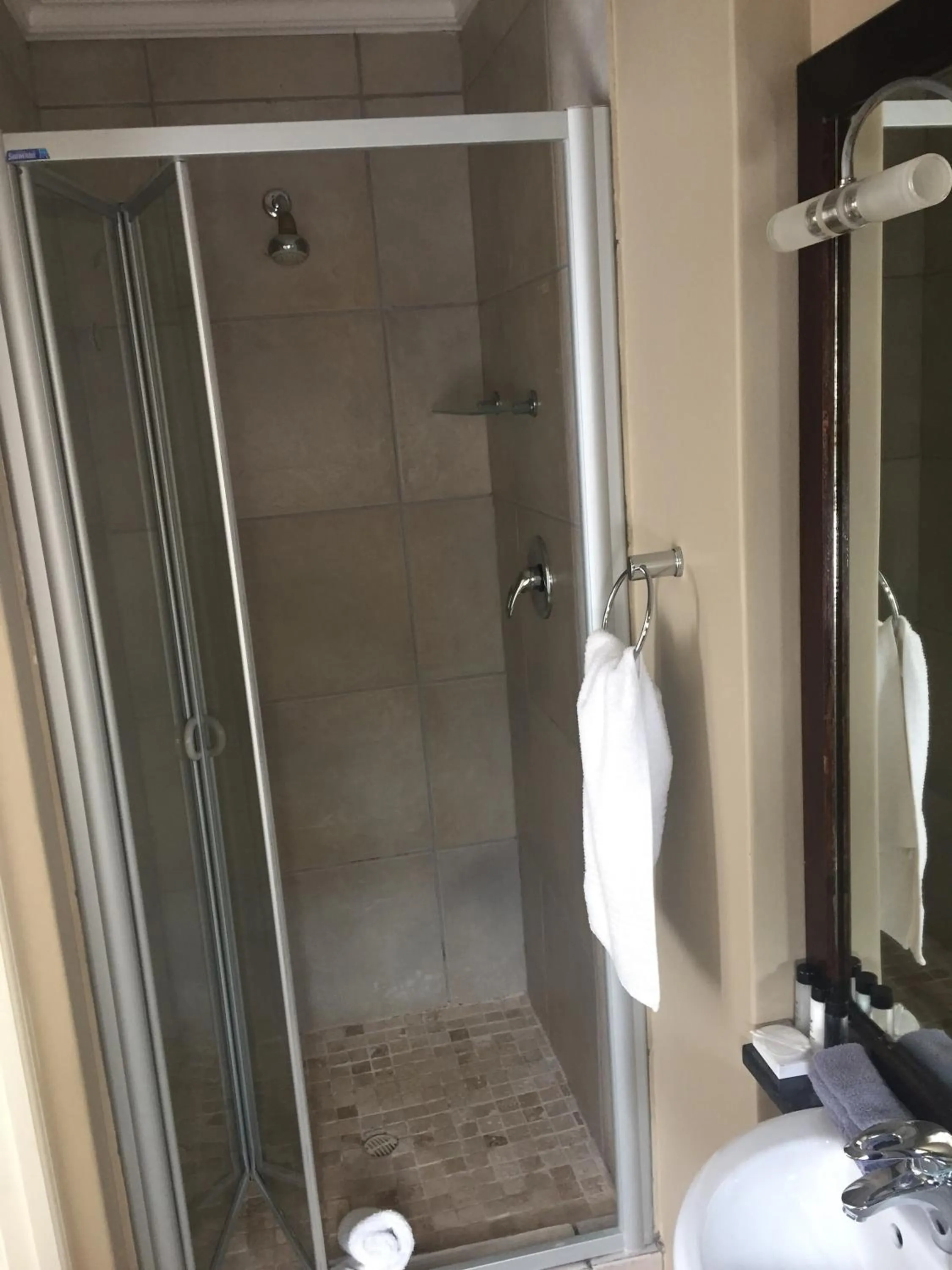 Bathroom in Brenton On The Rocks